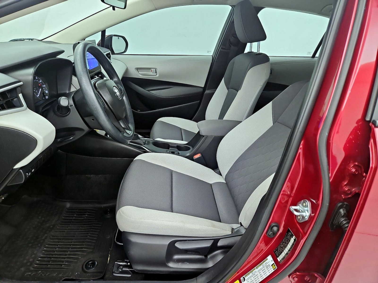 2025 Toyota Corolla LE - Photo 12