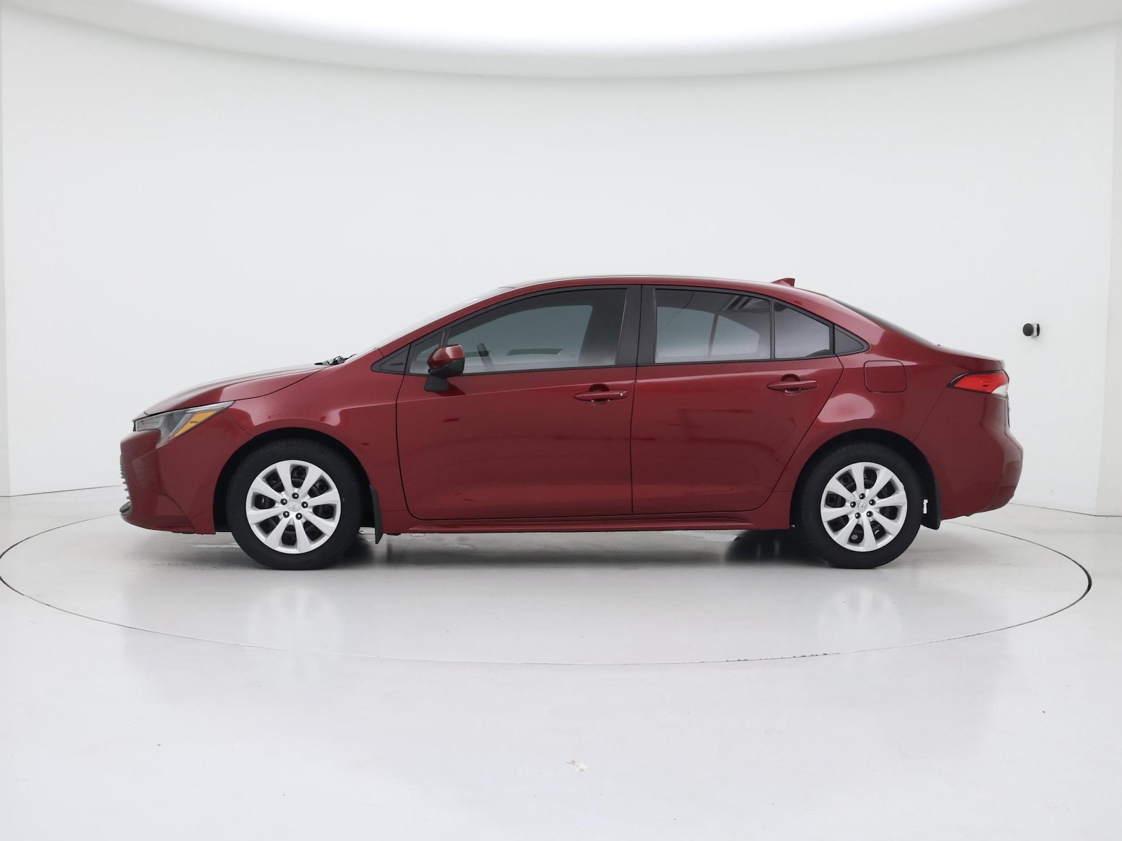 2025 Toyota Corolla LE - Photo 4