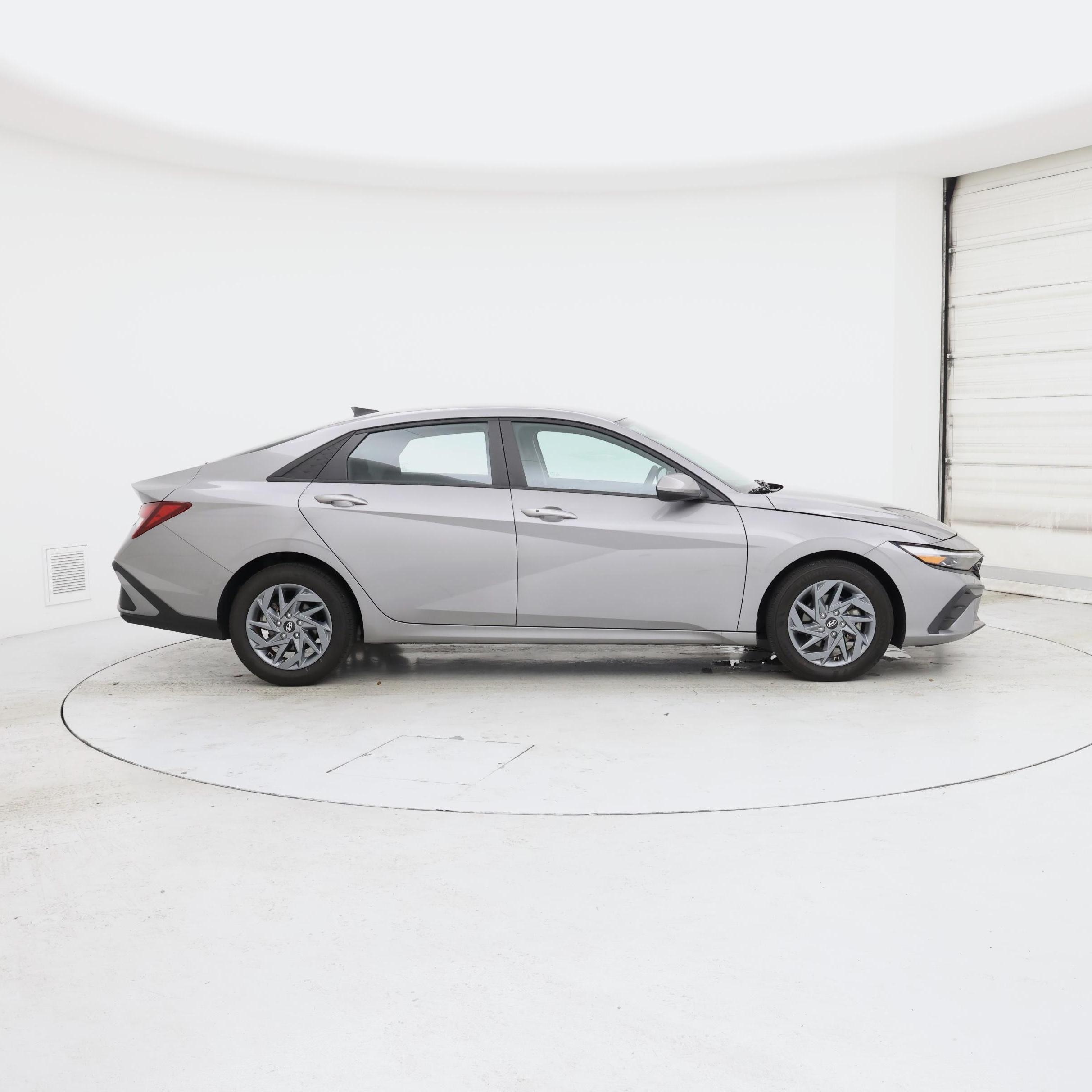 Thumbnail: 2024 Hyundai Elantra - 7
