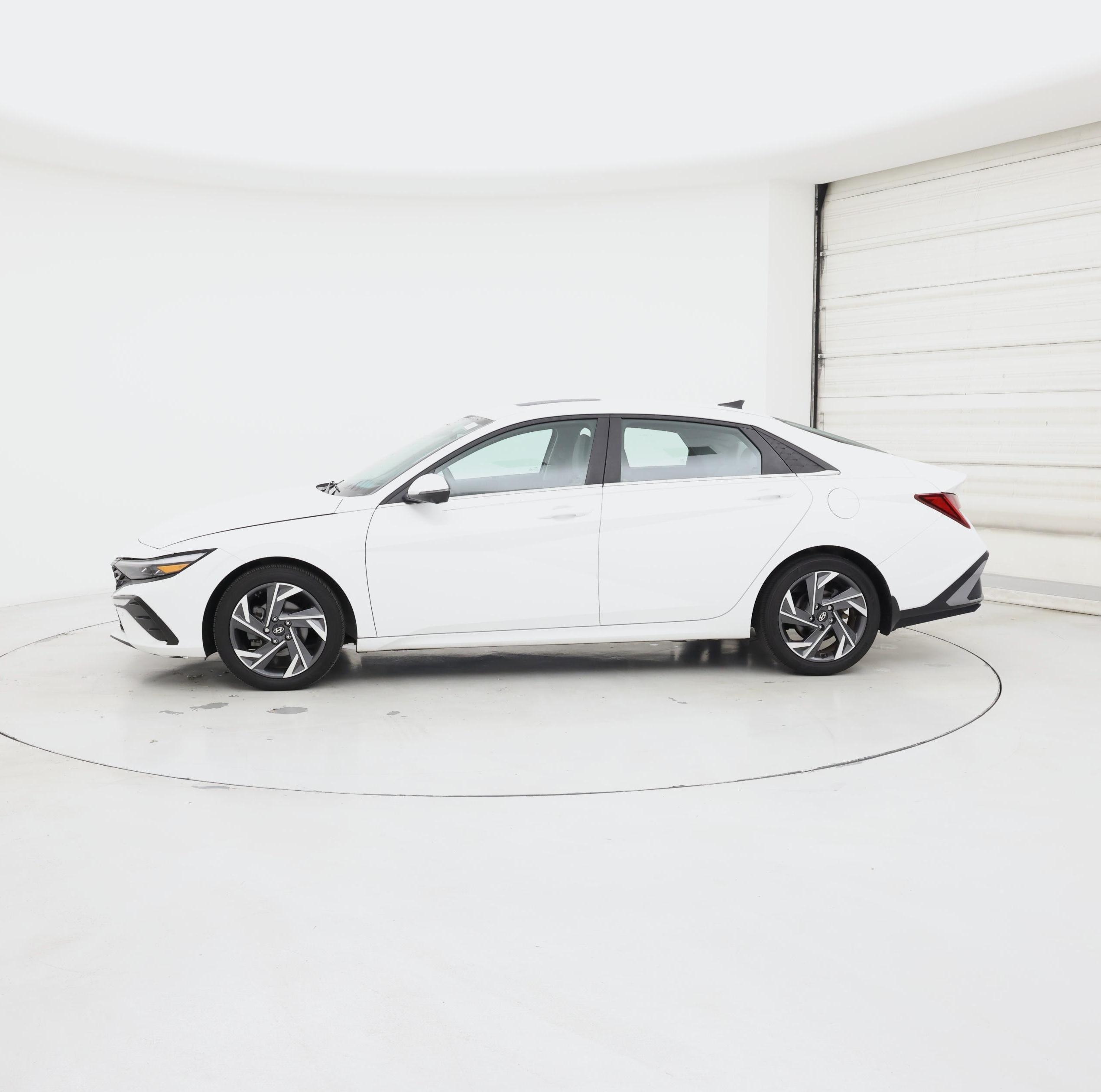Thumbnail: 2024 Hyundai Elantra - 3