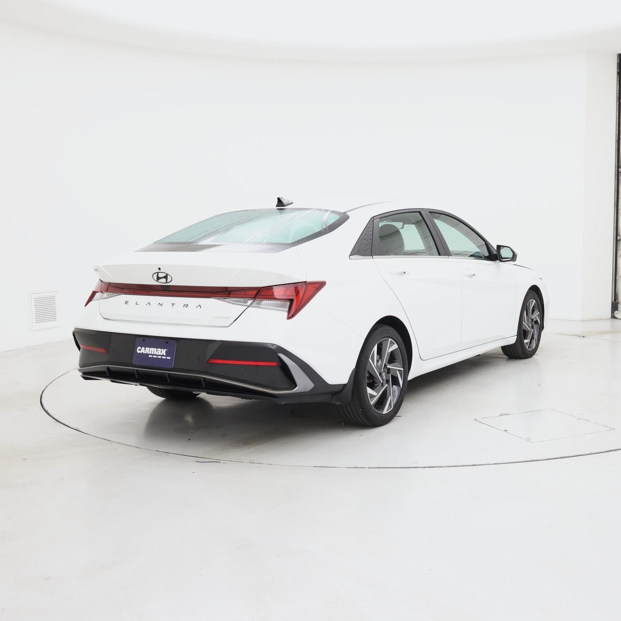 Thumbnail: 2024 Hyundai Elantra - 8