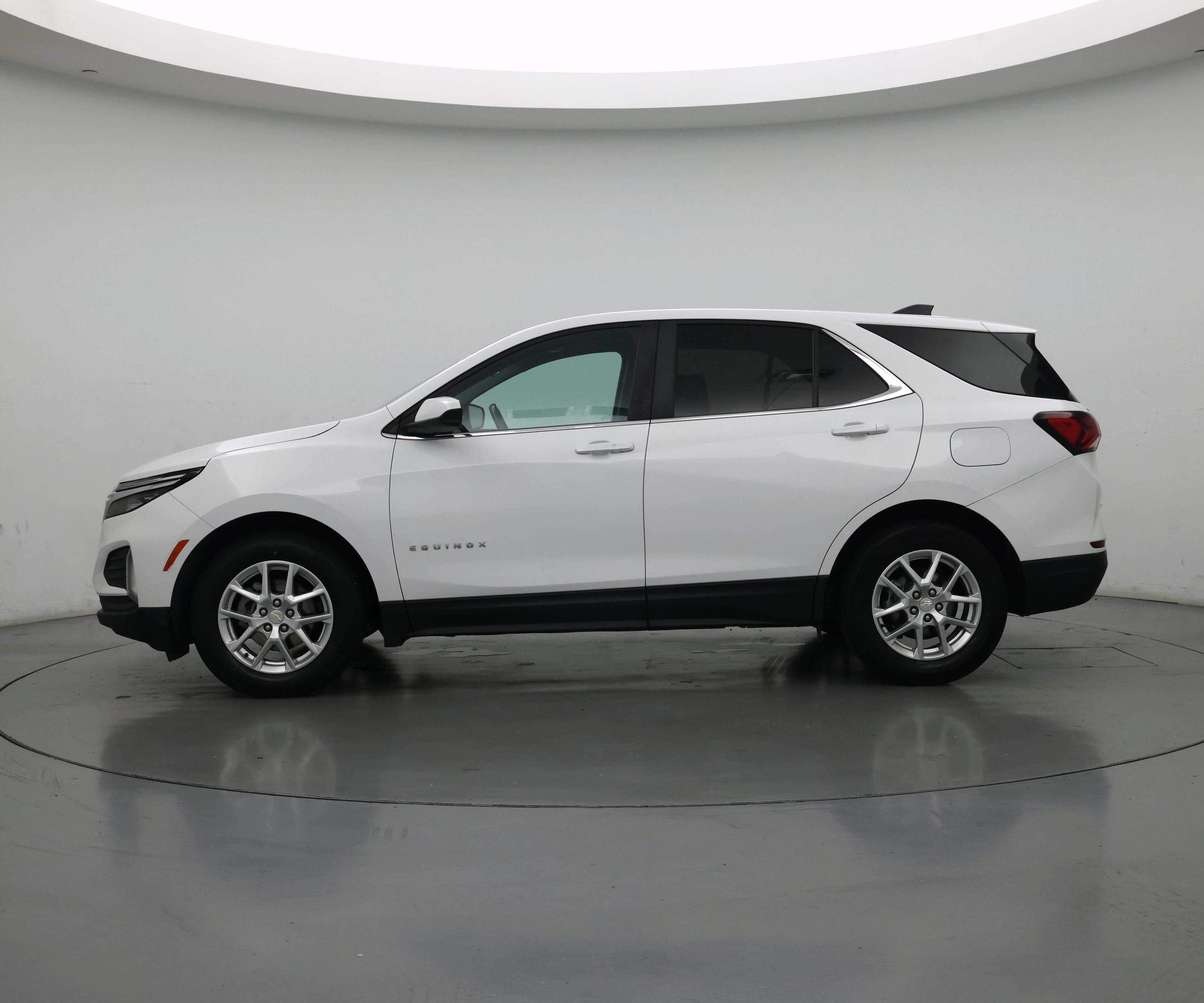 Thumbnail: 2022 Chevrolet Equinox - 3