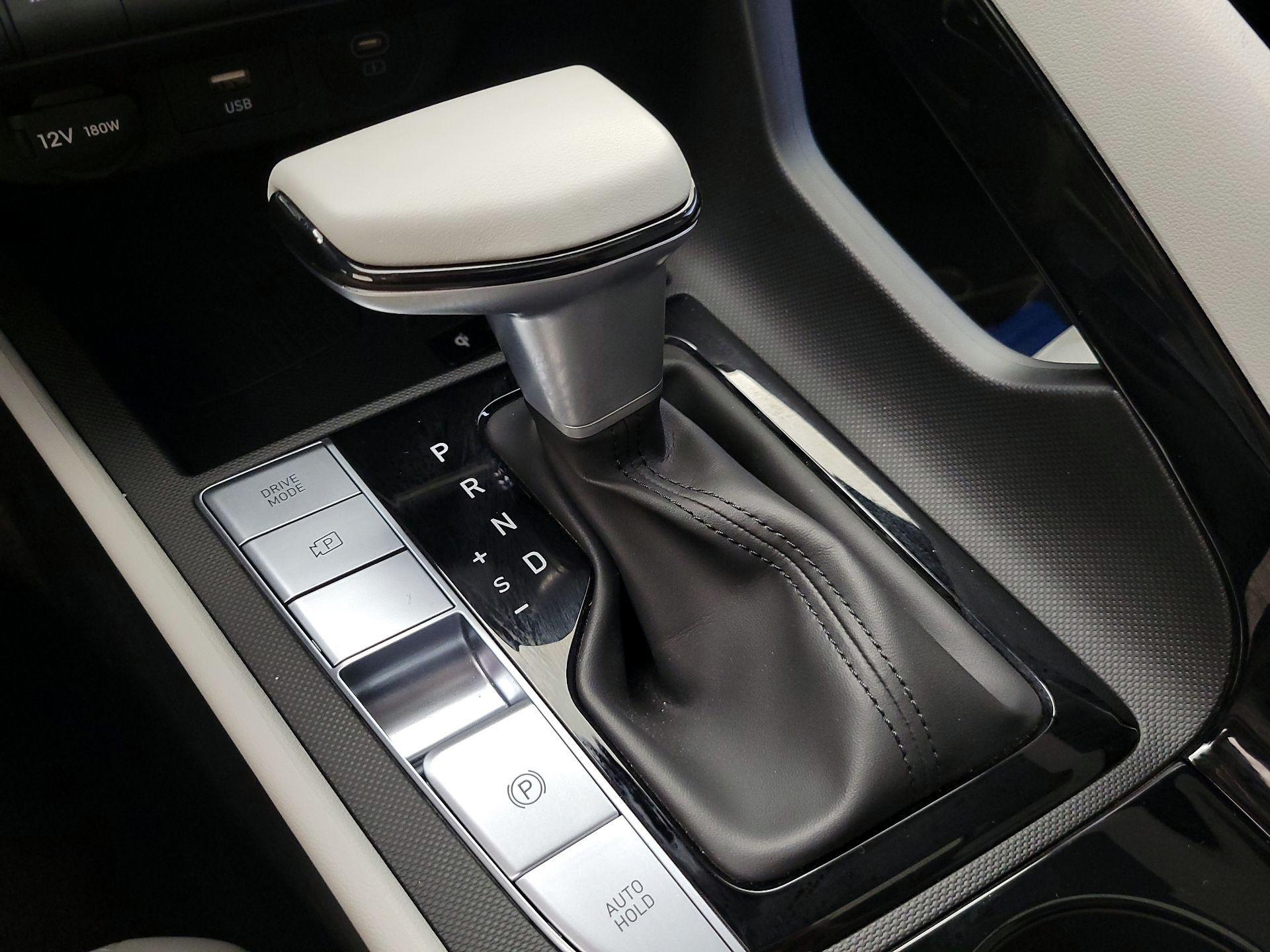 Thumbnail: 2025 Hyundai Elantra - 18