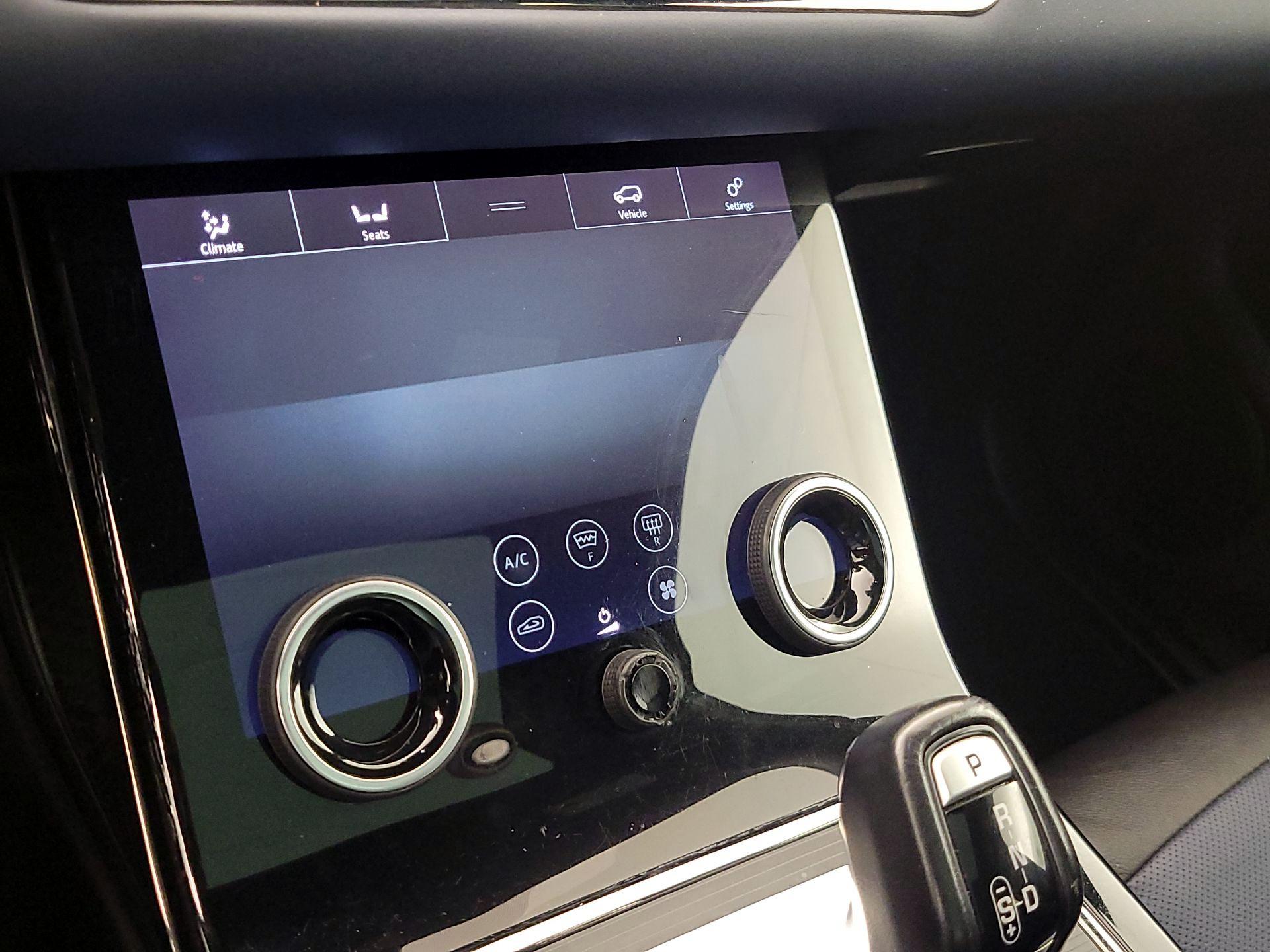 Thumbnail: 2020 Land Rover Range Rover Evoque - 17