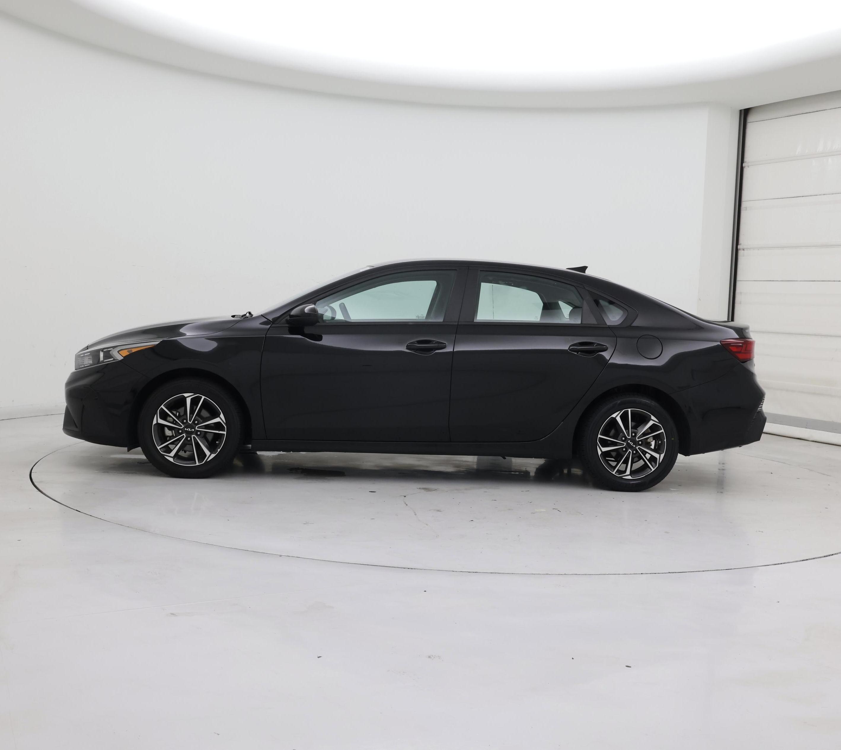 Thumbnail: 2024 Kia Forte - 3
