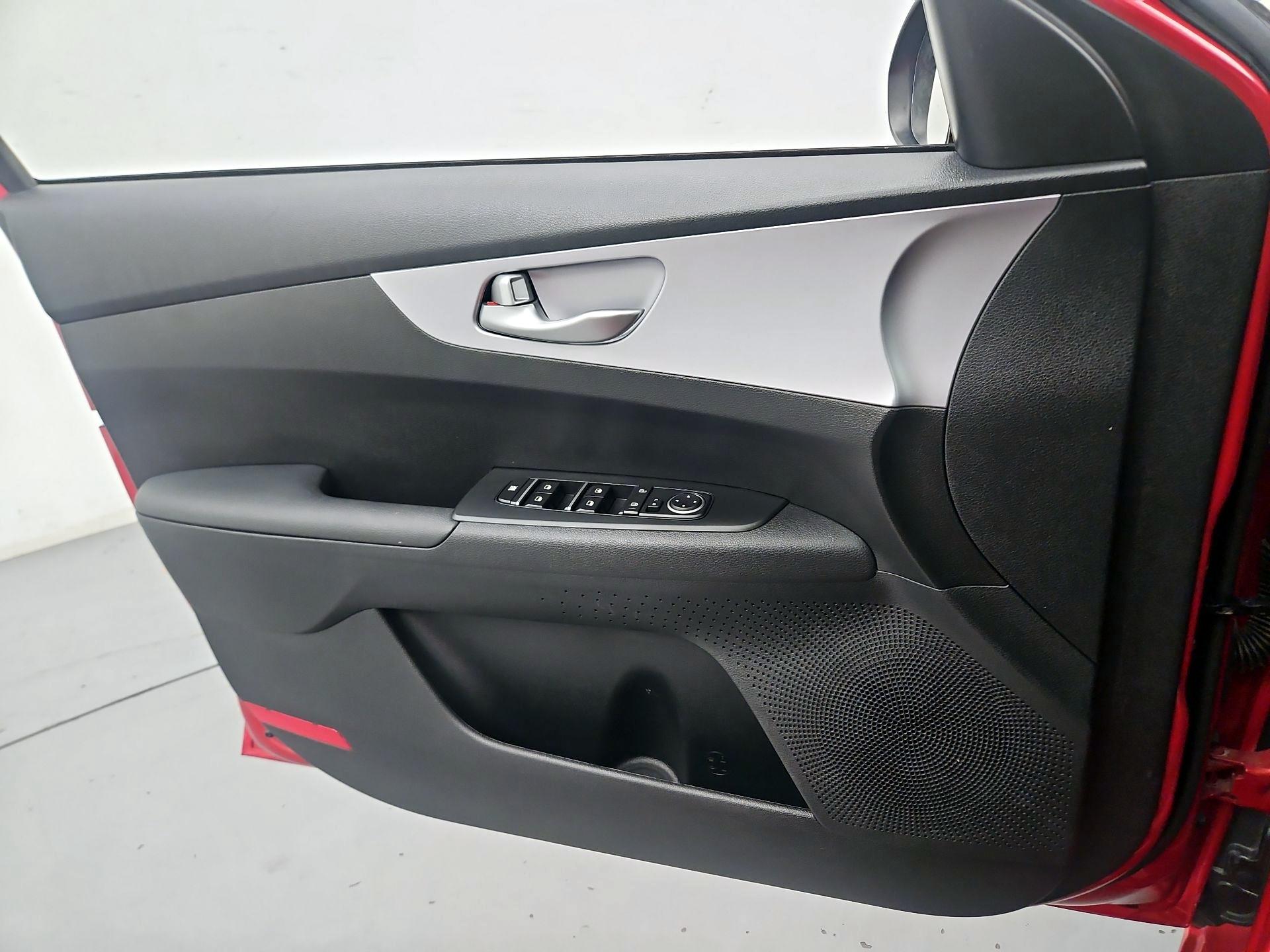 Thumbnail: 2024 Kia Forte - 12