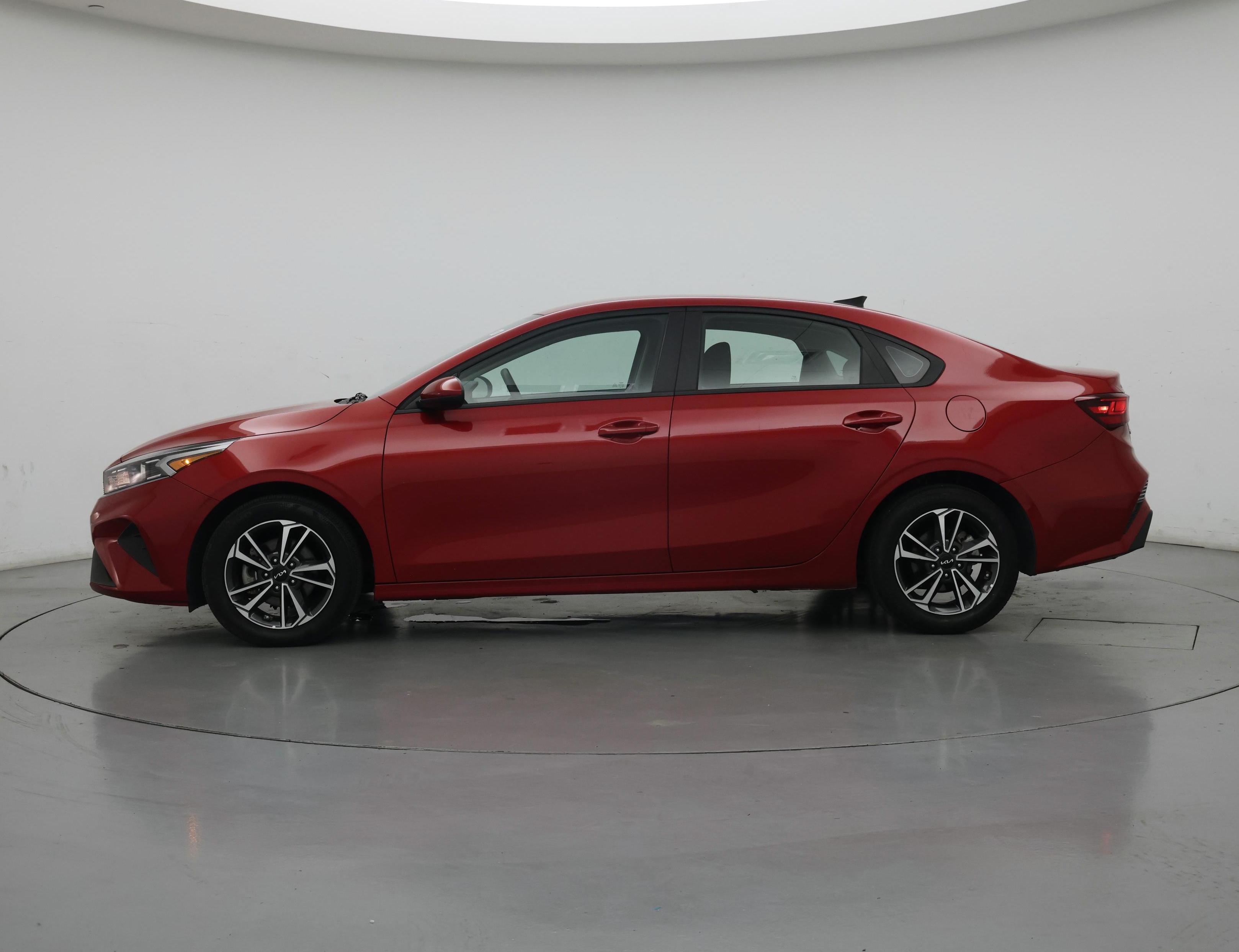 Thumbnail: 2024 Kia Forte - 3