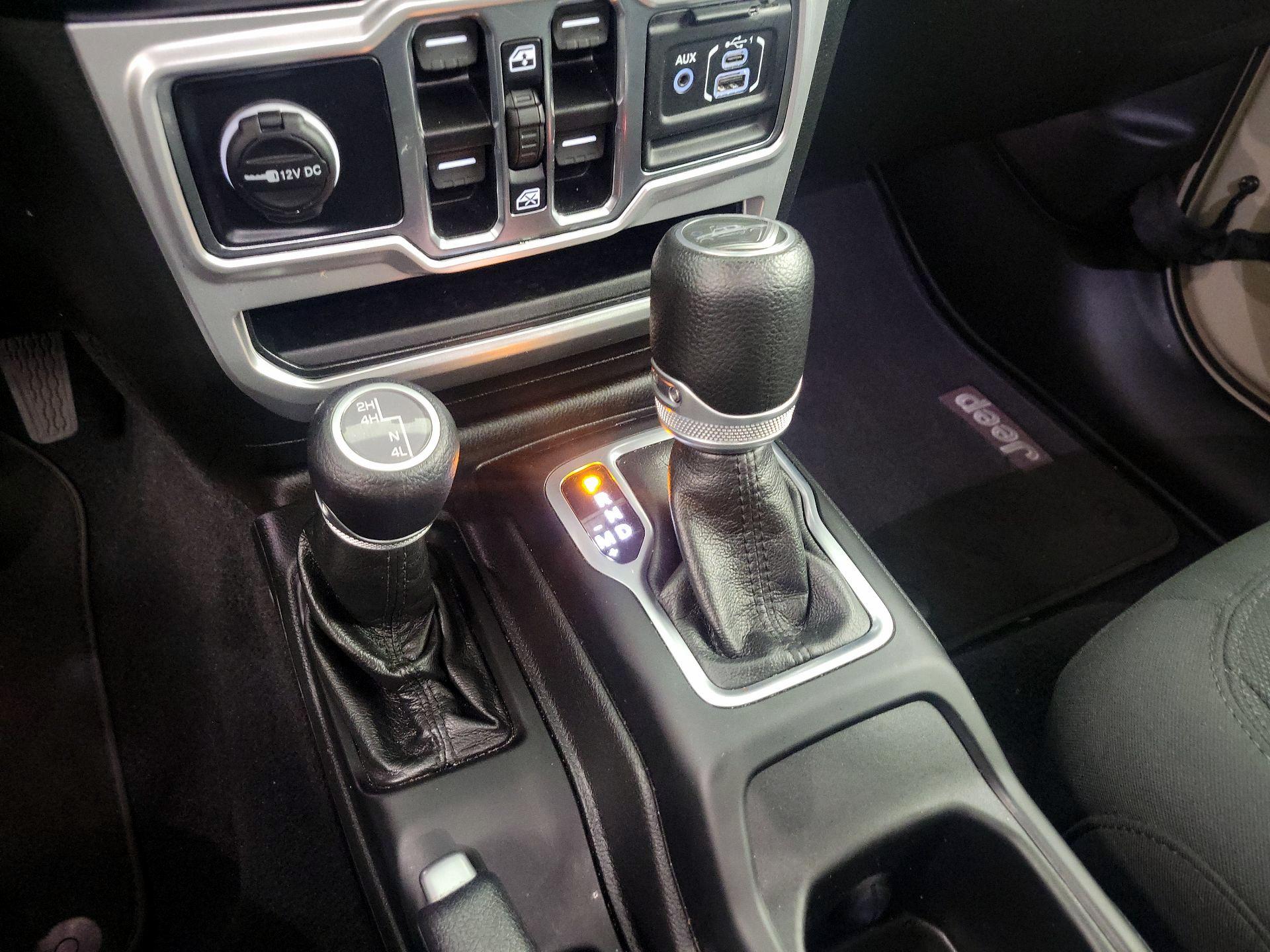 Thumbnail: 2022 Jeep Gladiator - 17