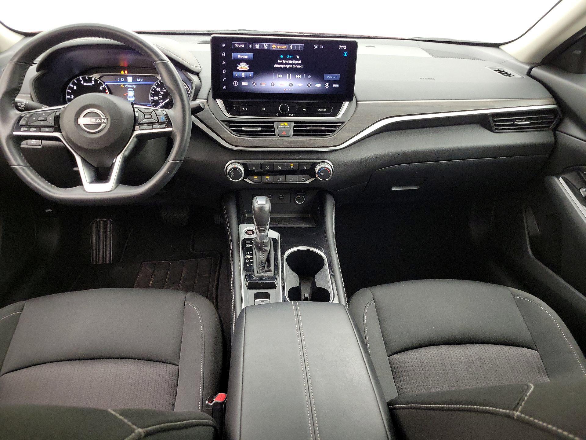 Thumbnail: 2023 Nissan Altima - 9