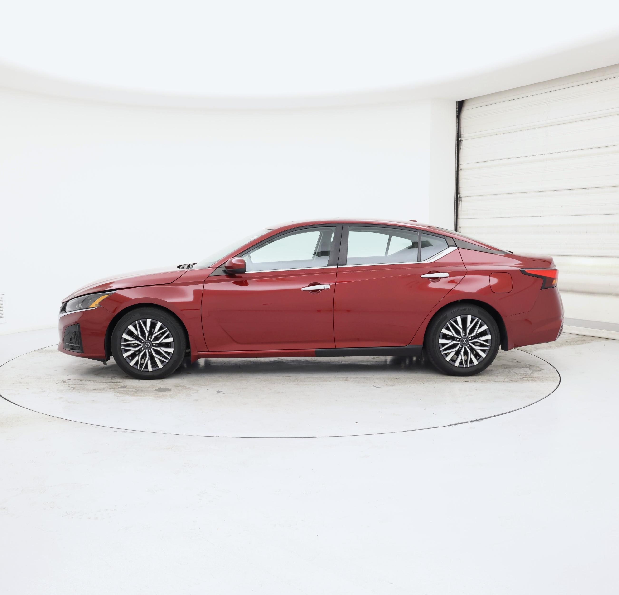 Thumbnail: 2023 Nissan Altima - 3
