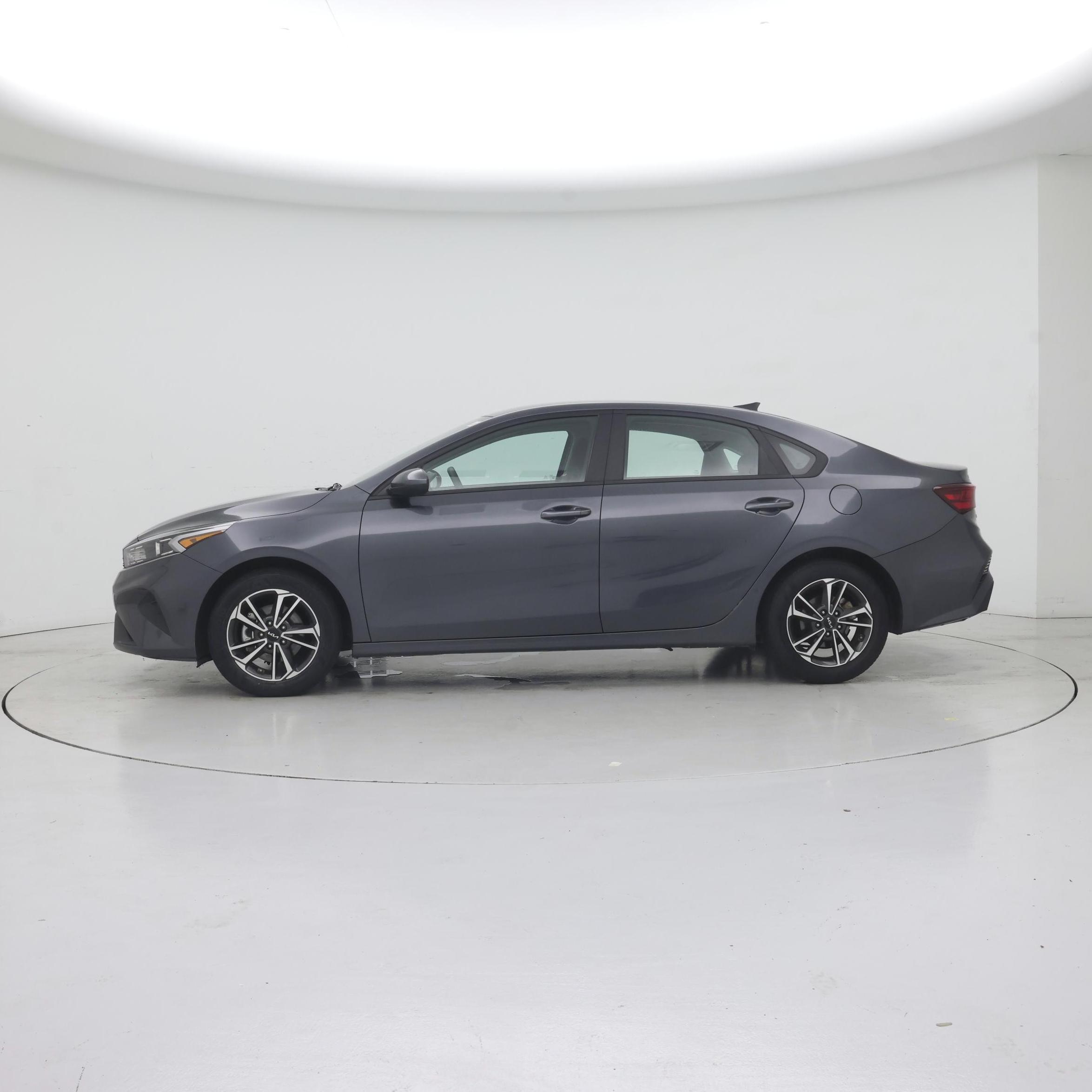 Thumbnail: 2024 Kia Forte - 3