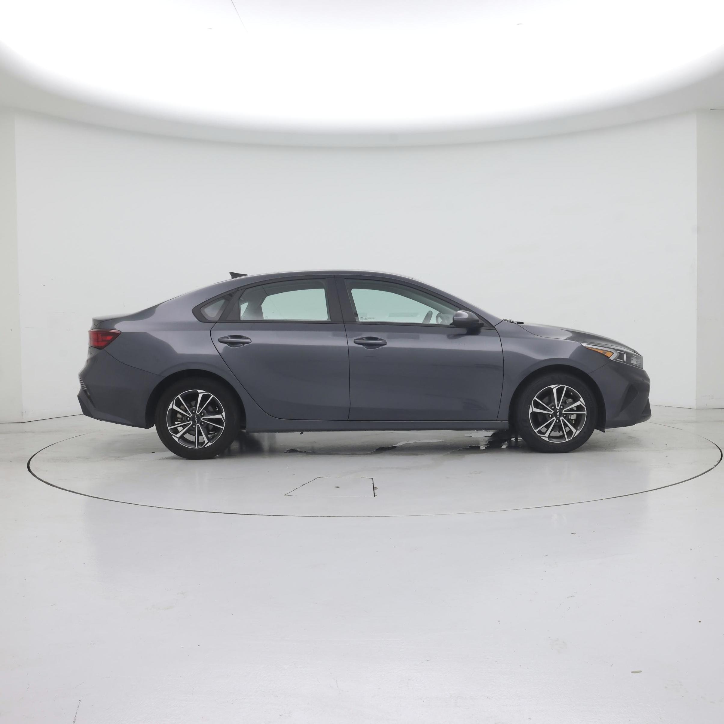 Thumbnail: 2024 Kia Forte - 7