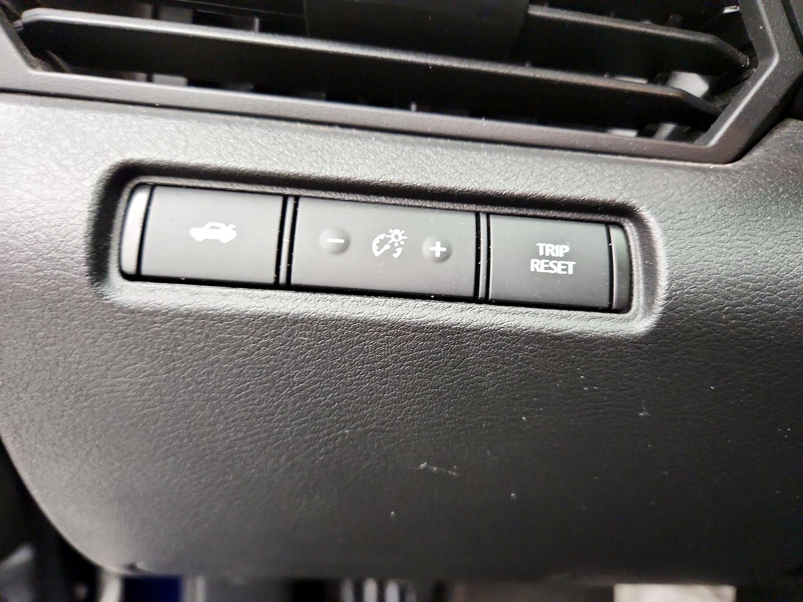 2024 Nissan Altima SR - Photo 14