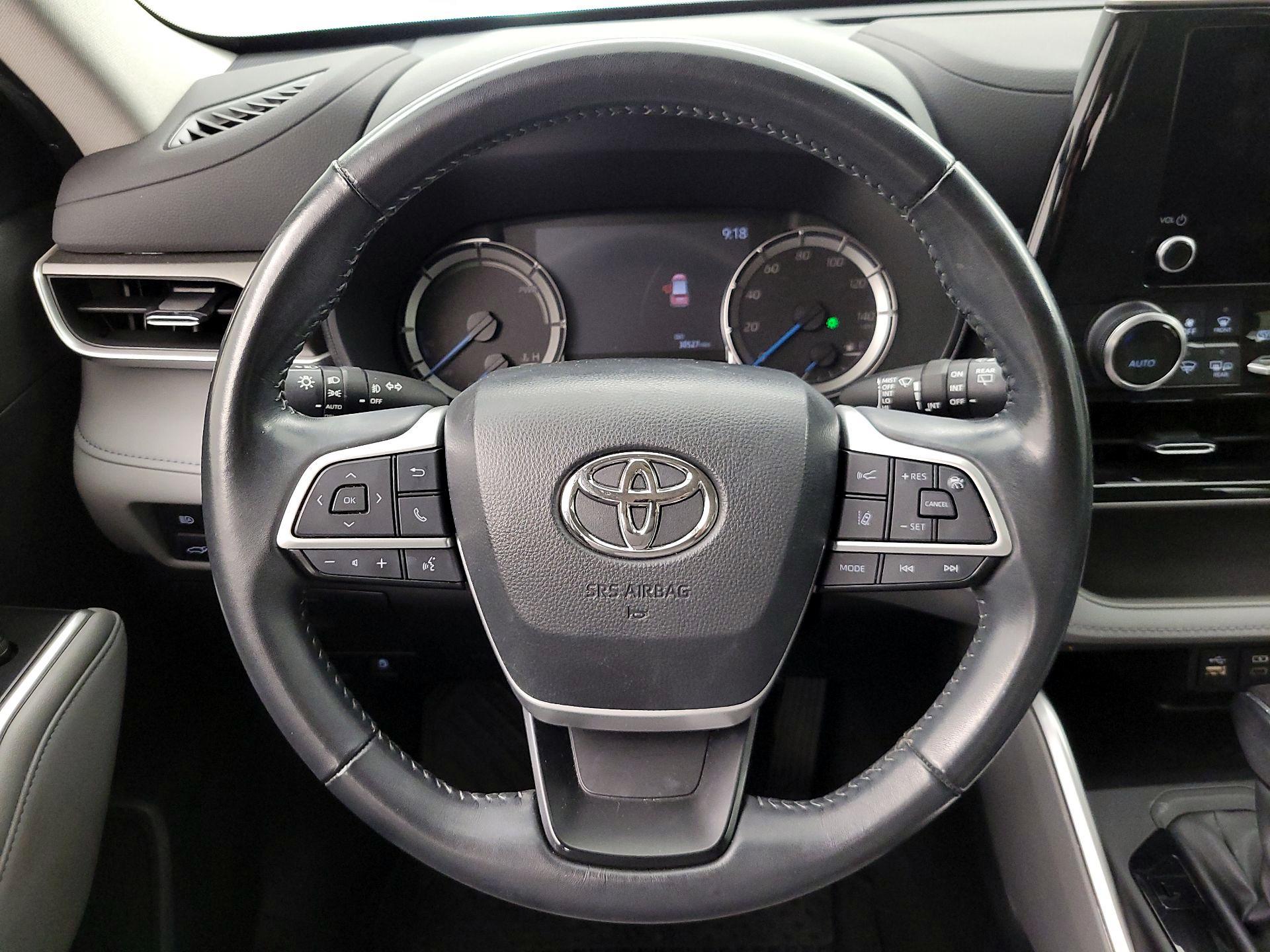 Thumbnail: 2023 Toyota Highlander - 10