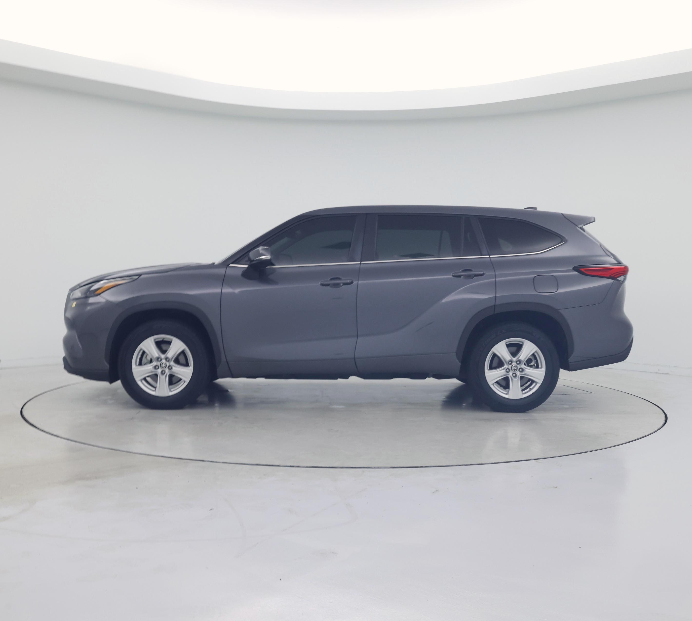 Thumbnail: 2023 Toyota Highlander - 3