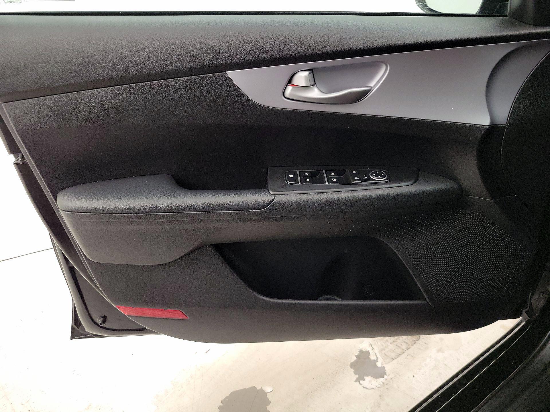 Thumbnail: 2024 Kia Forte - 12