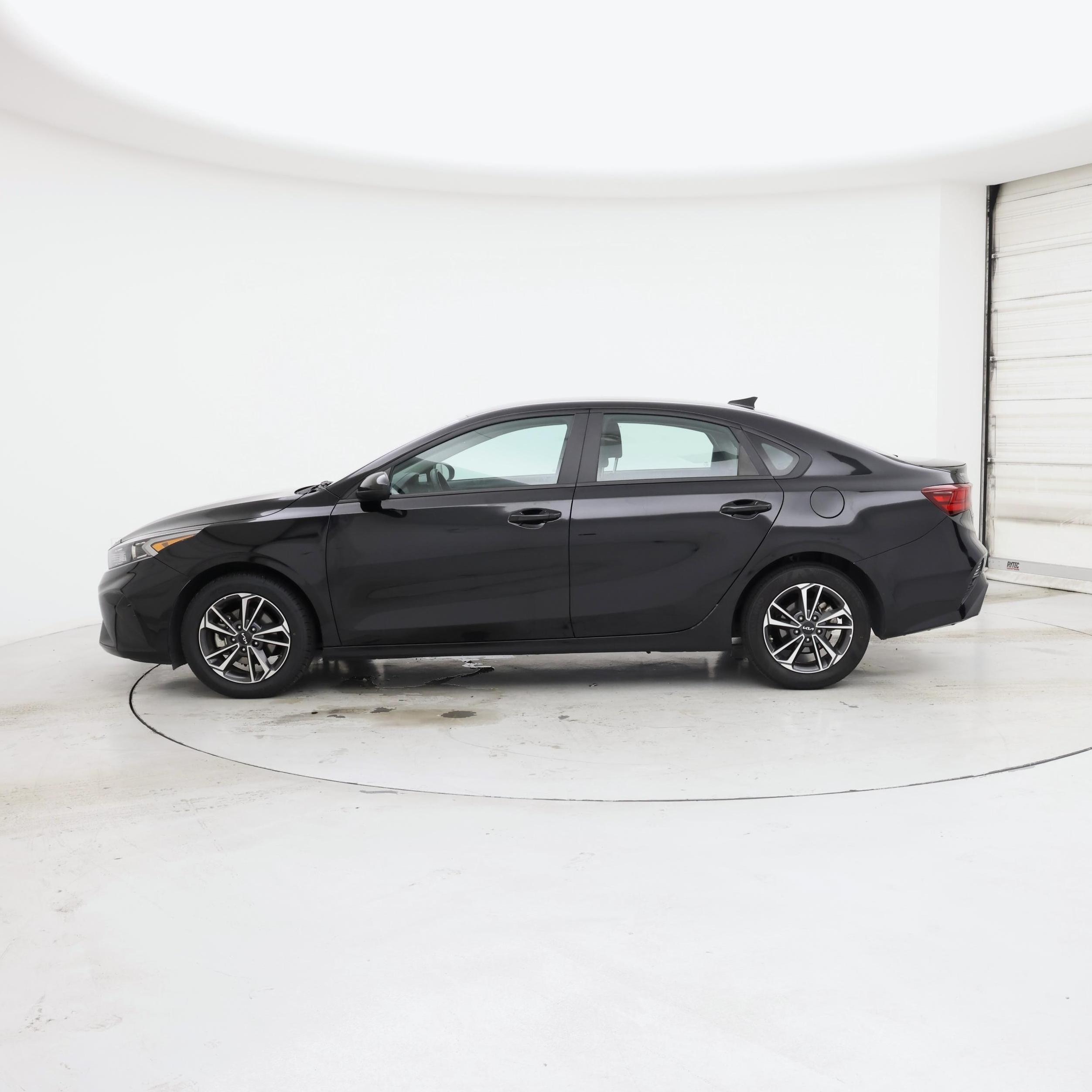 Thumbnail: 2024 Kia Forte - 3