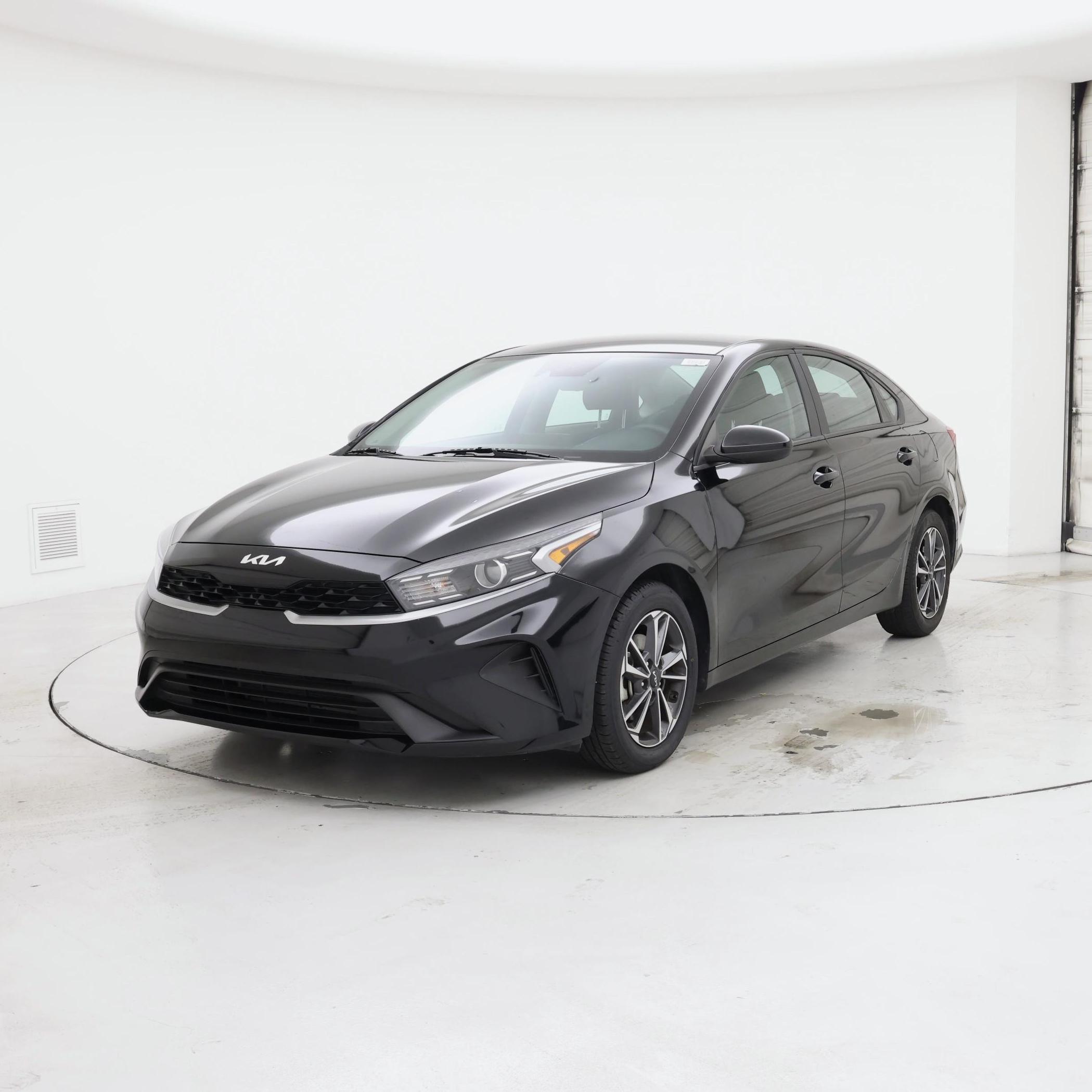 Thumbnail: 2024 Kia Forte - 4