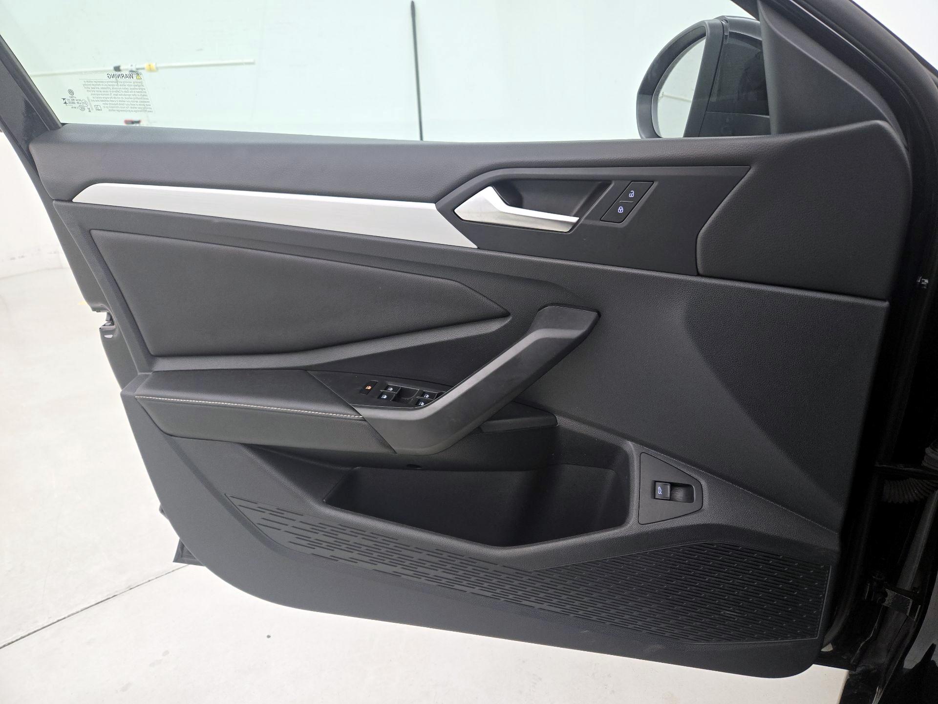 Thumbnail: 2025 Volkswagen Jetta - 12