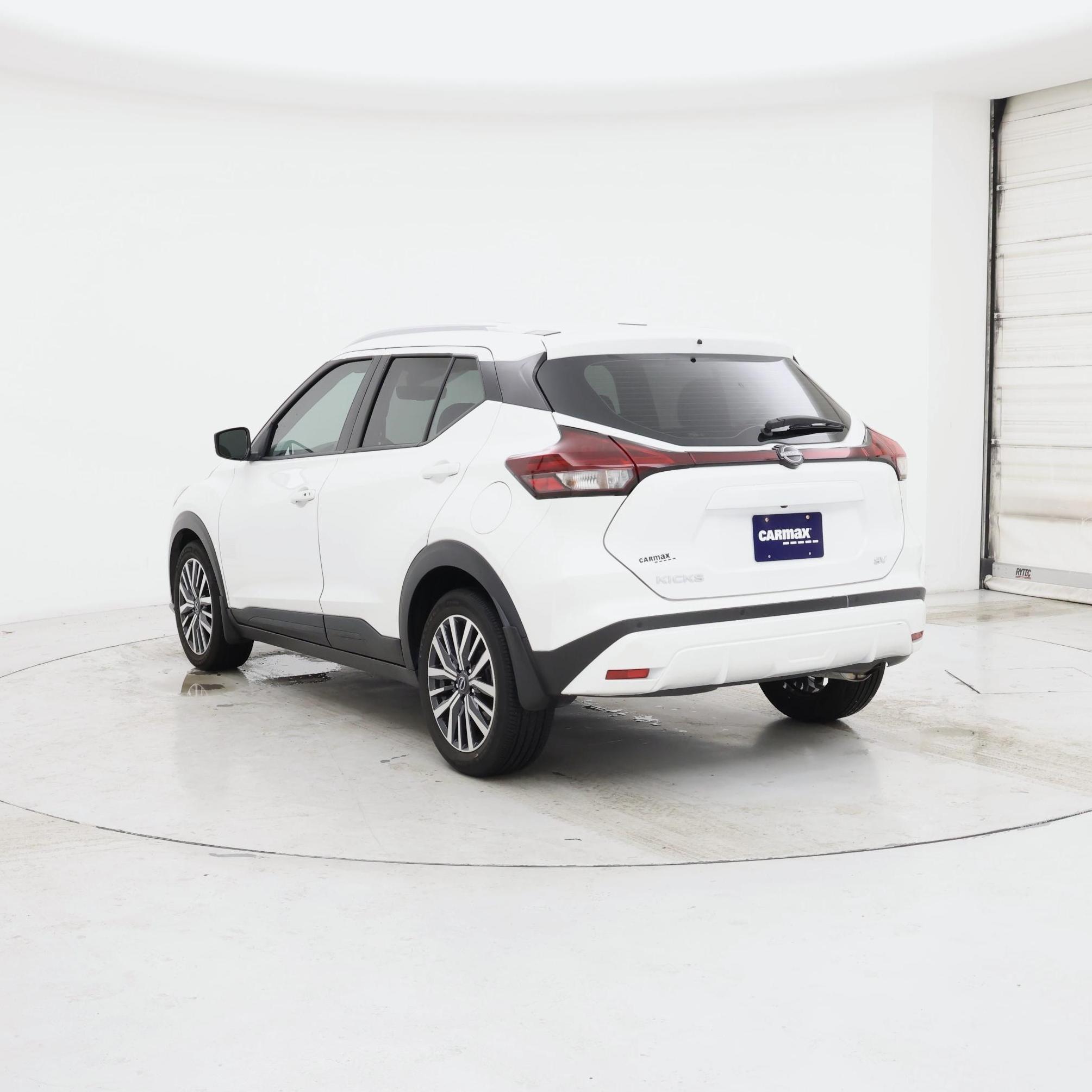 Thumbnail: 2023 Nissan Kicks - 2