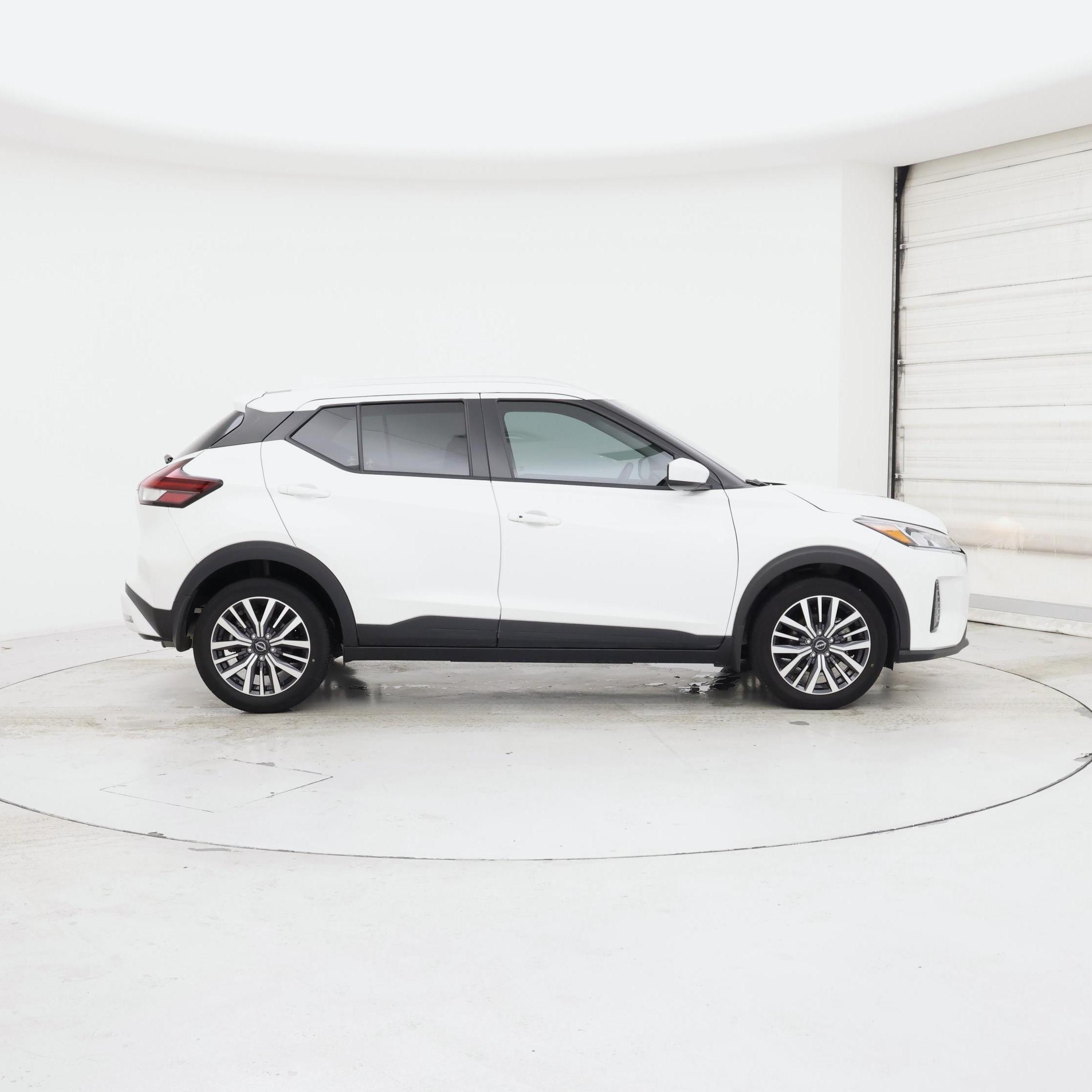 Thumbnail: 2023 Nissan Kicks - 7