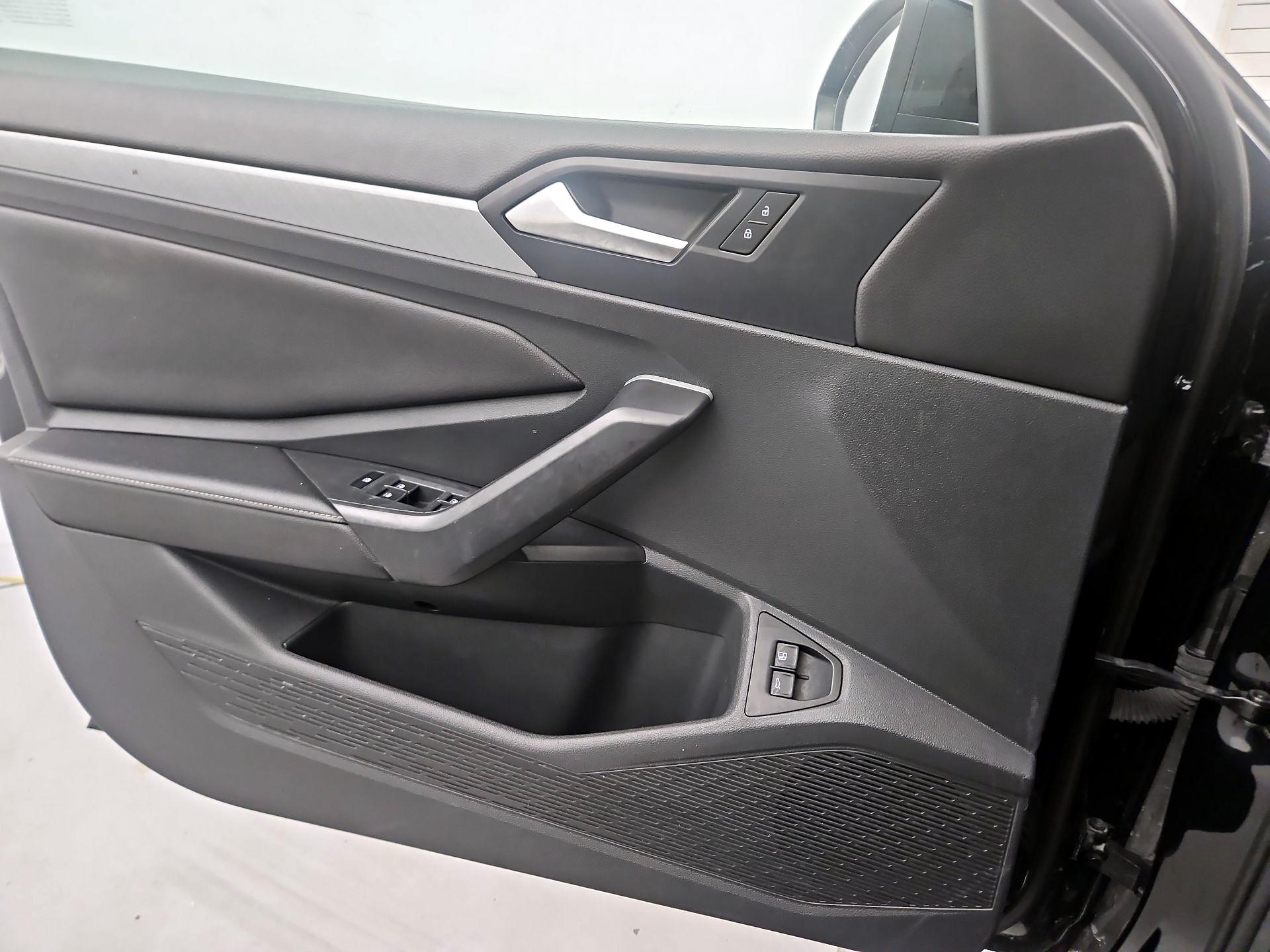 Thumbnail: 2024 Volkswagen Jetta - 10