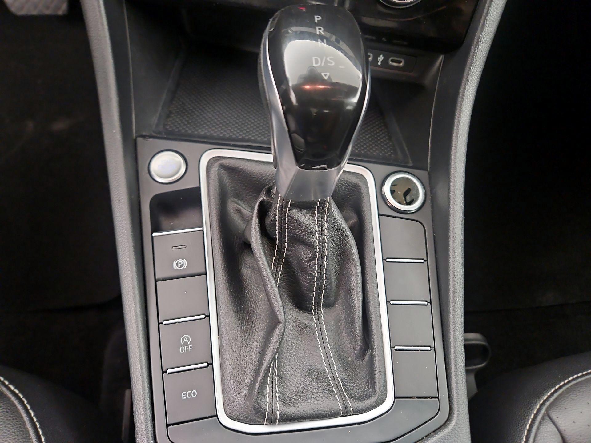 Thumbnail: 2024 Volkswagen Jetta - 15