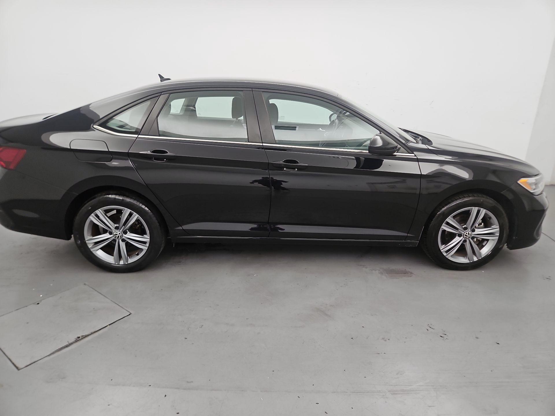Thumbnail: 2024 Volkswagen Jetta - 4