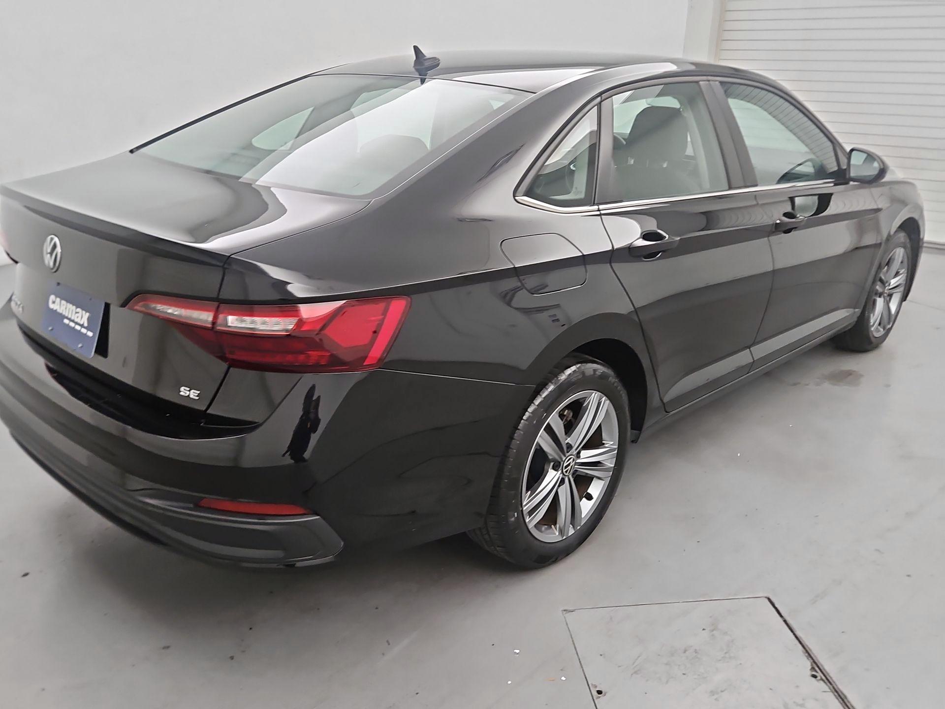 Thumbnail: 2024 Volkswagen Jetta - 5
