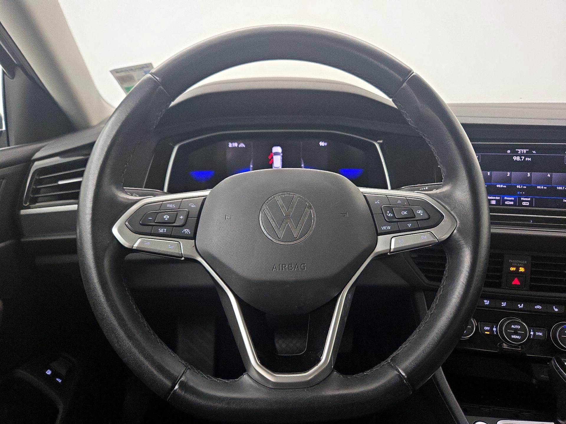 Thumbnail: 2024 Volkswagen Jetta - 10