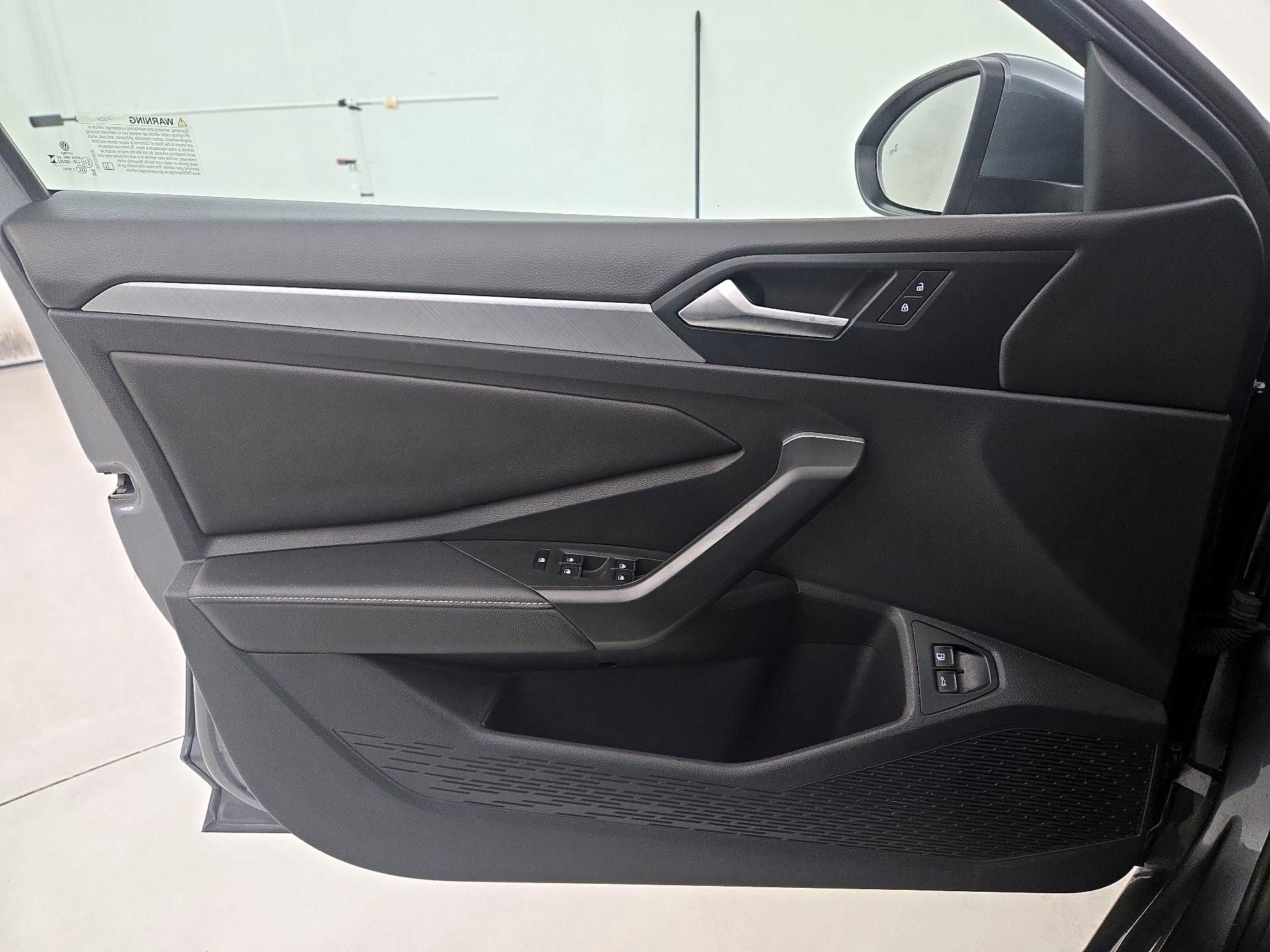 Thumbnail: 2024 Volkswagen Jetta - 12