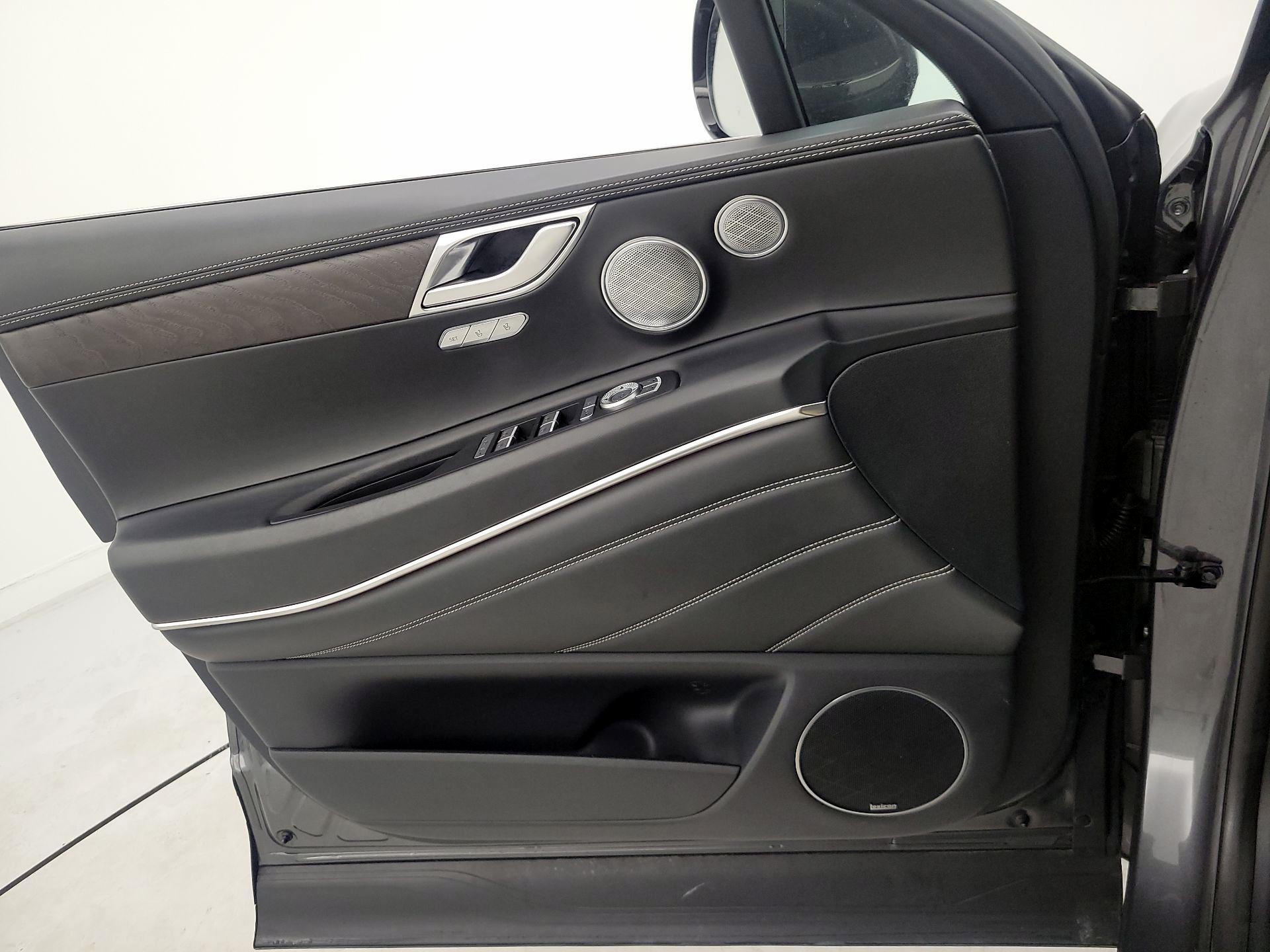 Thumbnail: 2021 Genesis GV80 - 12