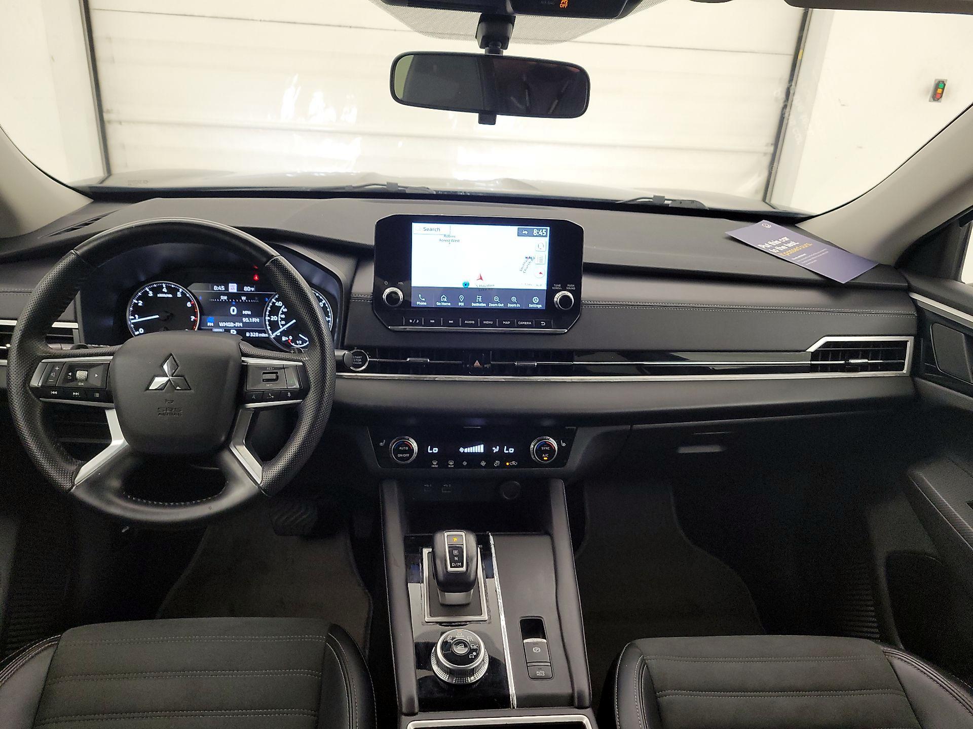 Thumbnail: 2023 Mitsubishi Outlander - 9