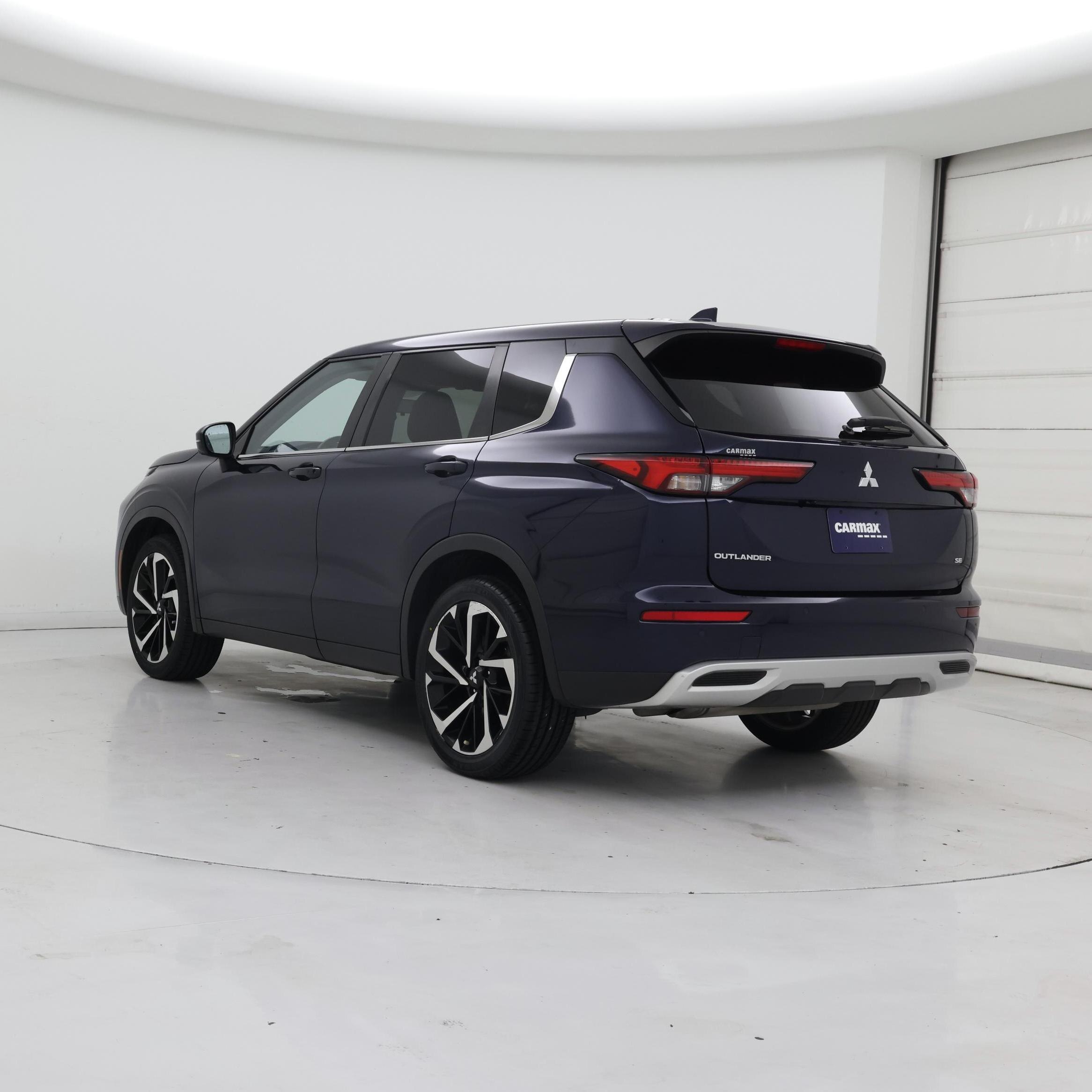 Thumbnail: 2023 Mitsubishi Outlander - 2