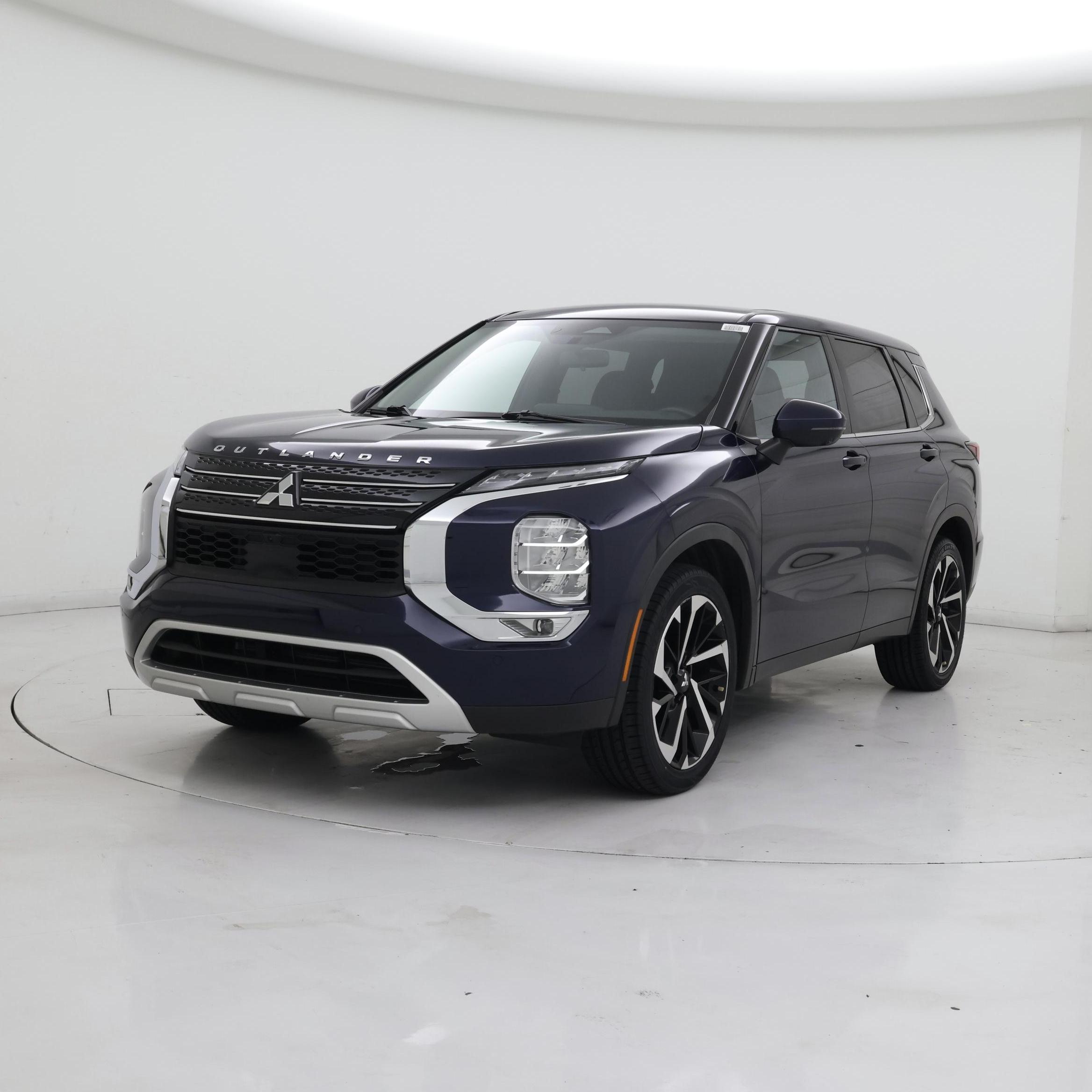 Thumbnail: 2023 Mitsubishi Outlander - 4