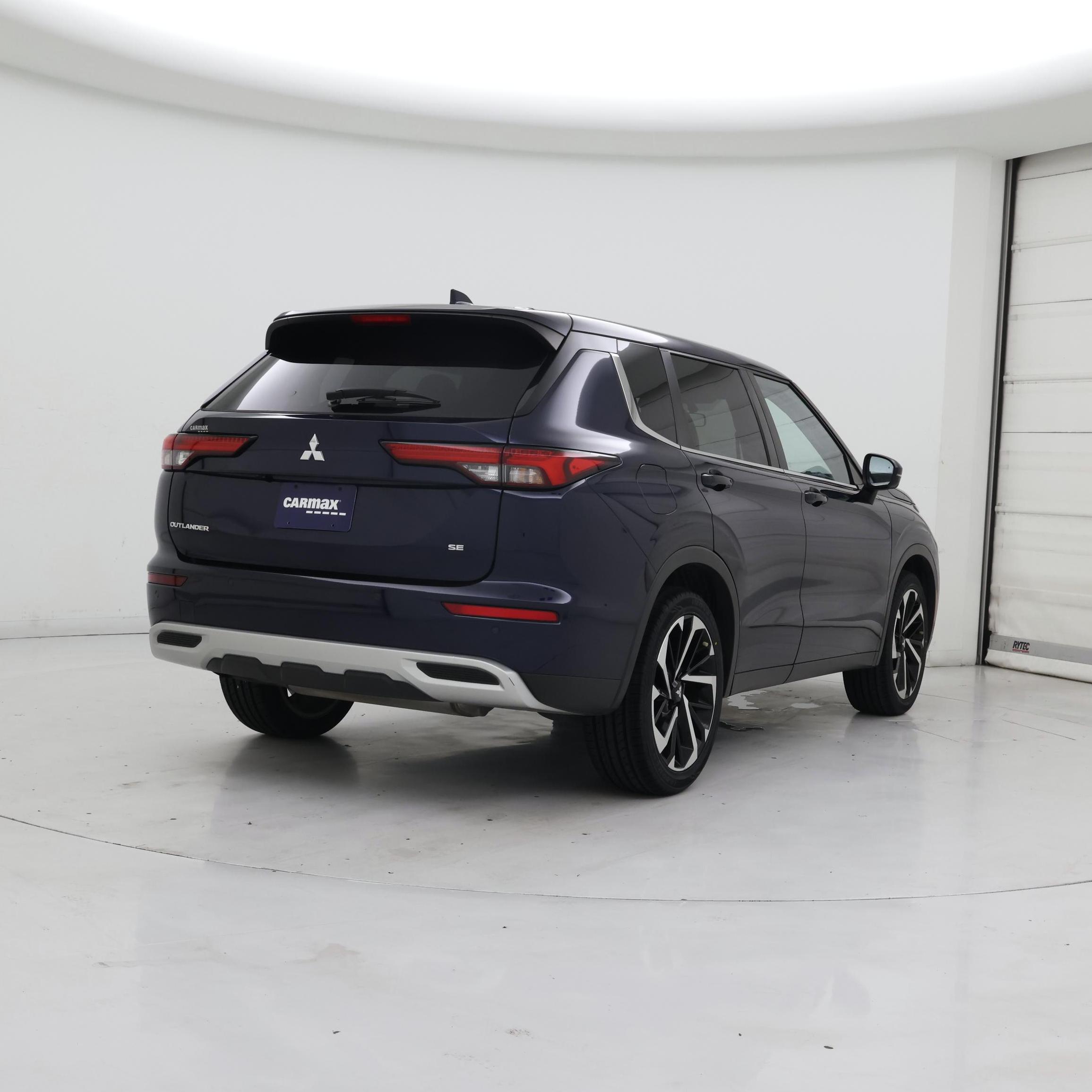 Thumbnail: 2023 Mitsubishi Outlander - 8