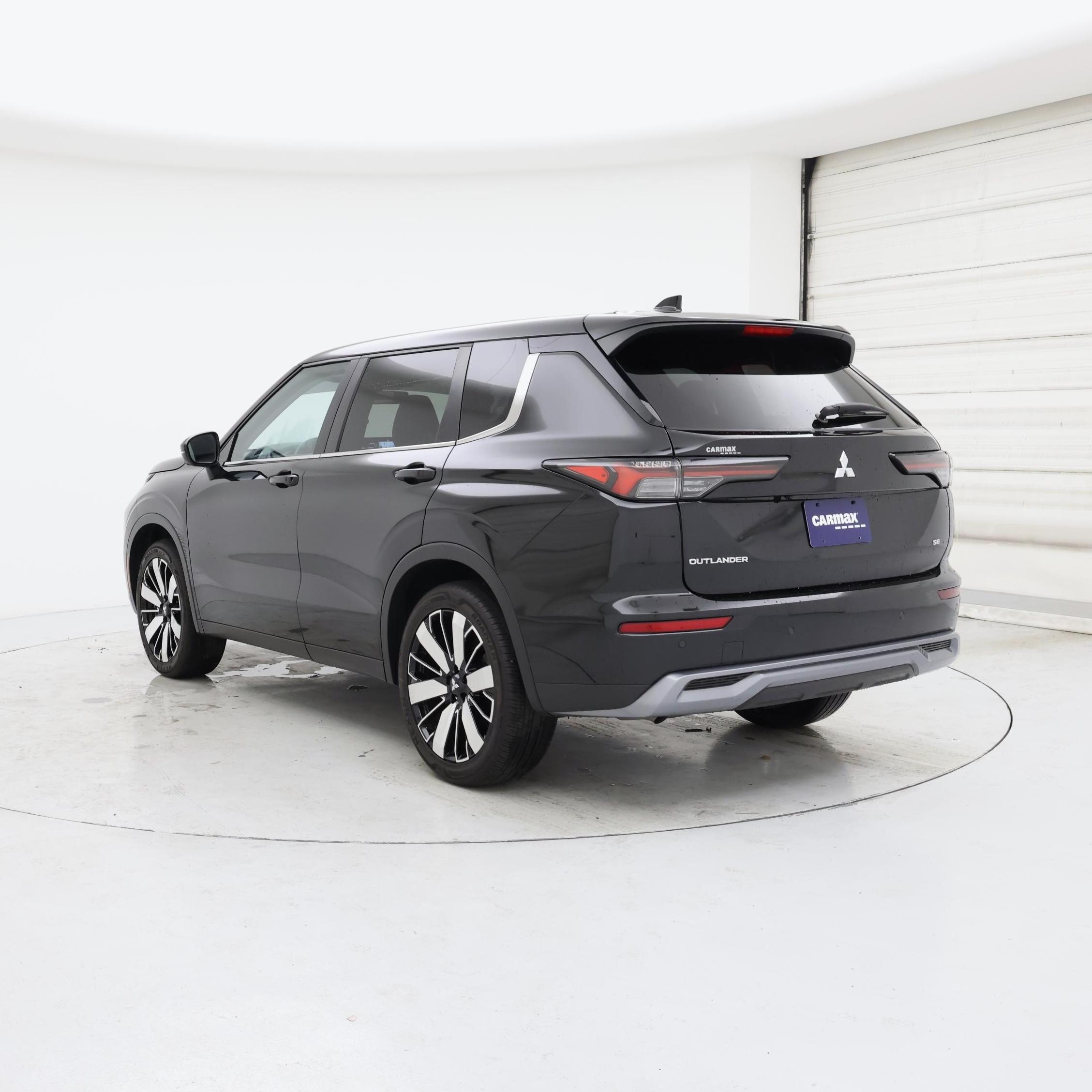 Thumbnail: 2025 Mitsubishi Outlander - 2