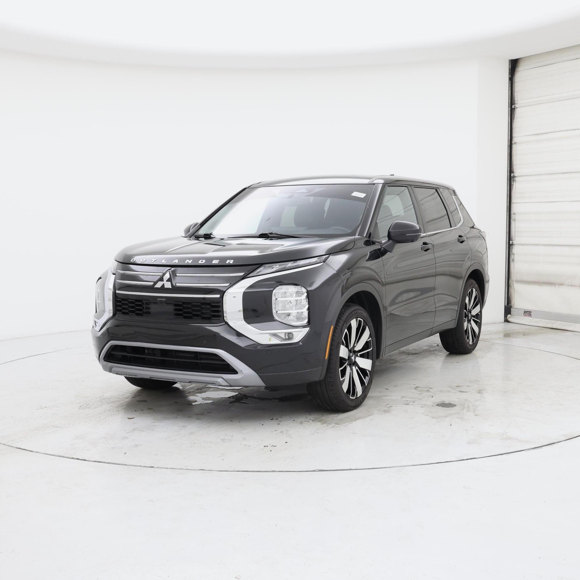 Thumbnail: 2025 Mitsubishi Outlander - 4