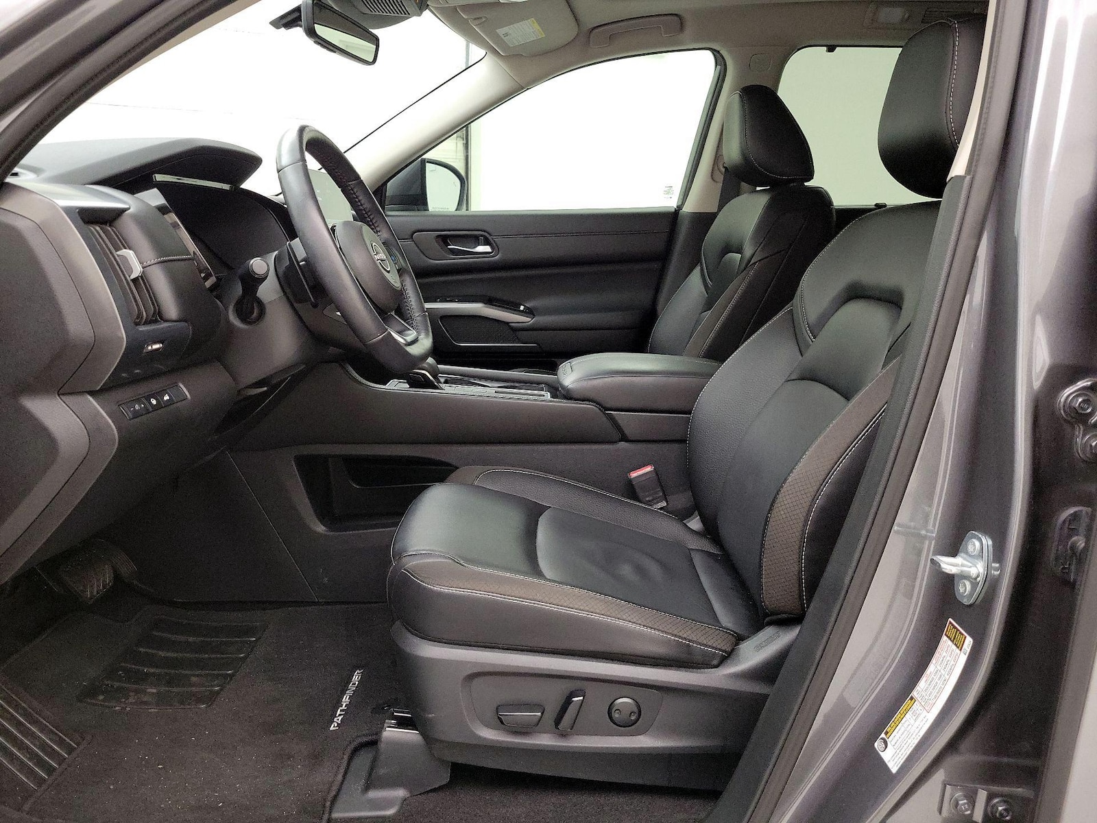 2024 Nissan Pathfinder SL - Photo 12