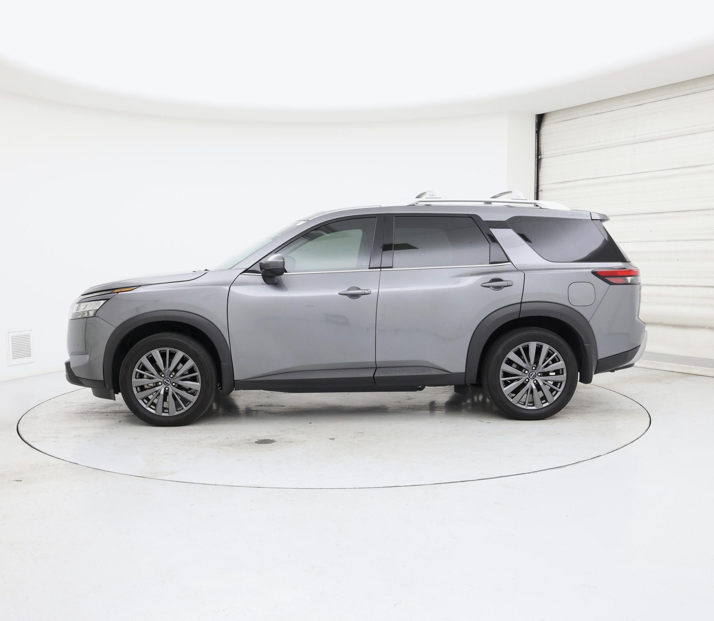 Thumbnail: 2024 Nissan Pathfinder - 3