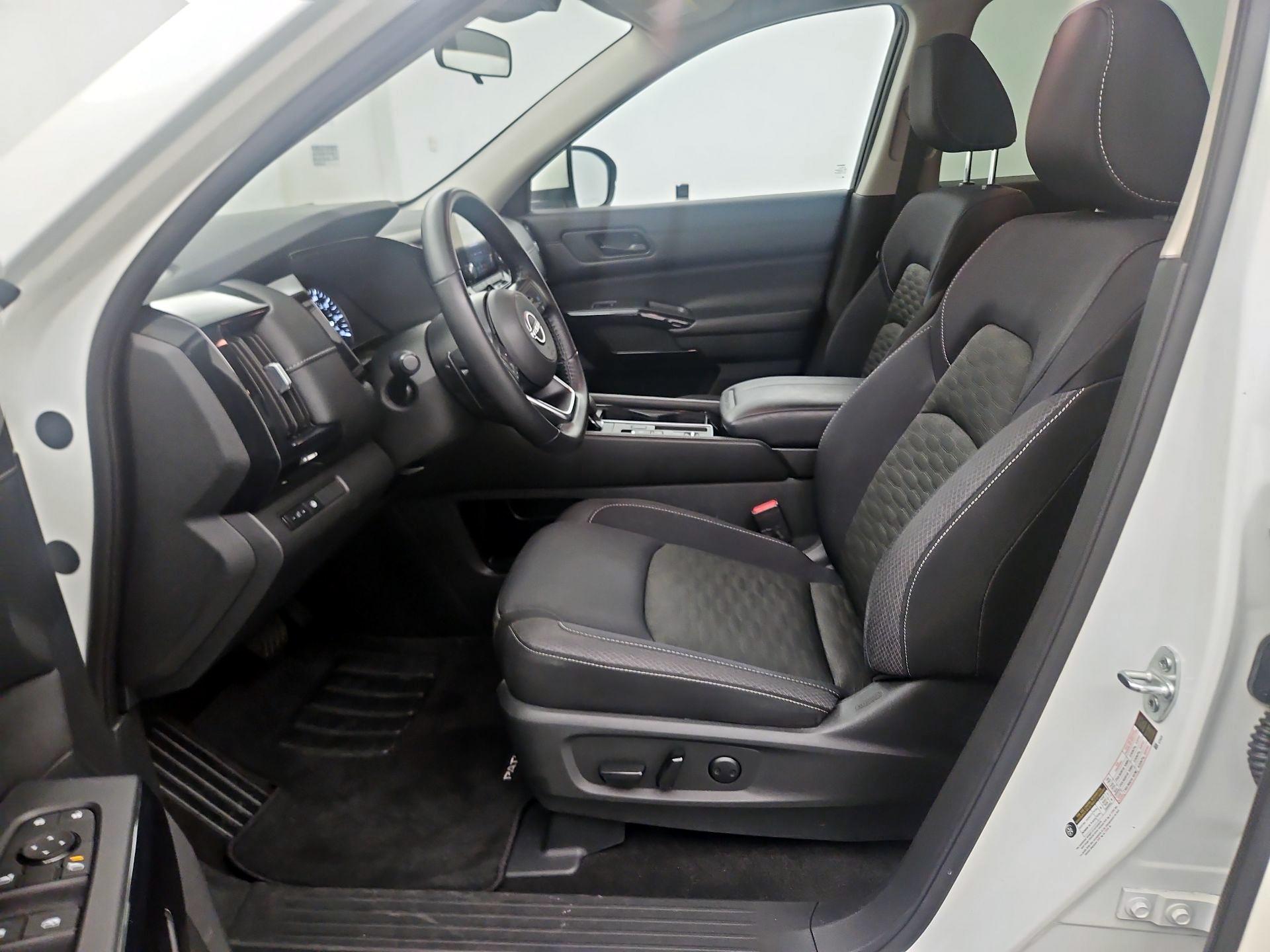 Thumbnail: 2024 Nissan Pathfinder - 11