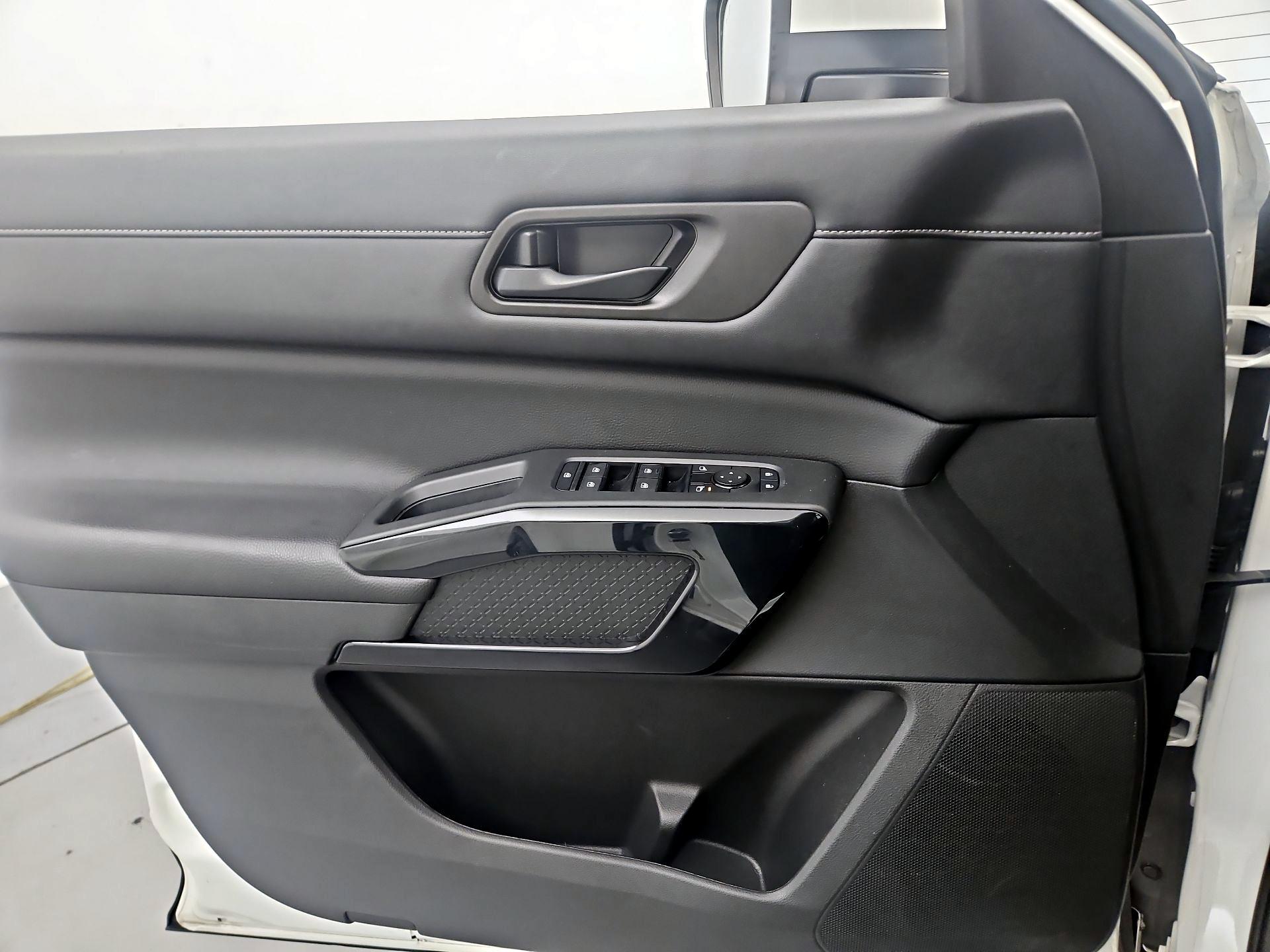 Thumbnail: 2024 Nissan Pathfinder - 12