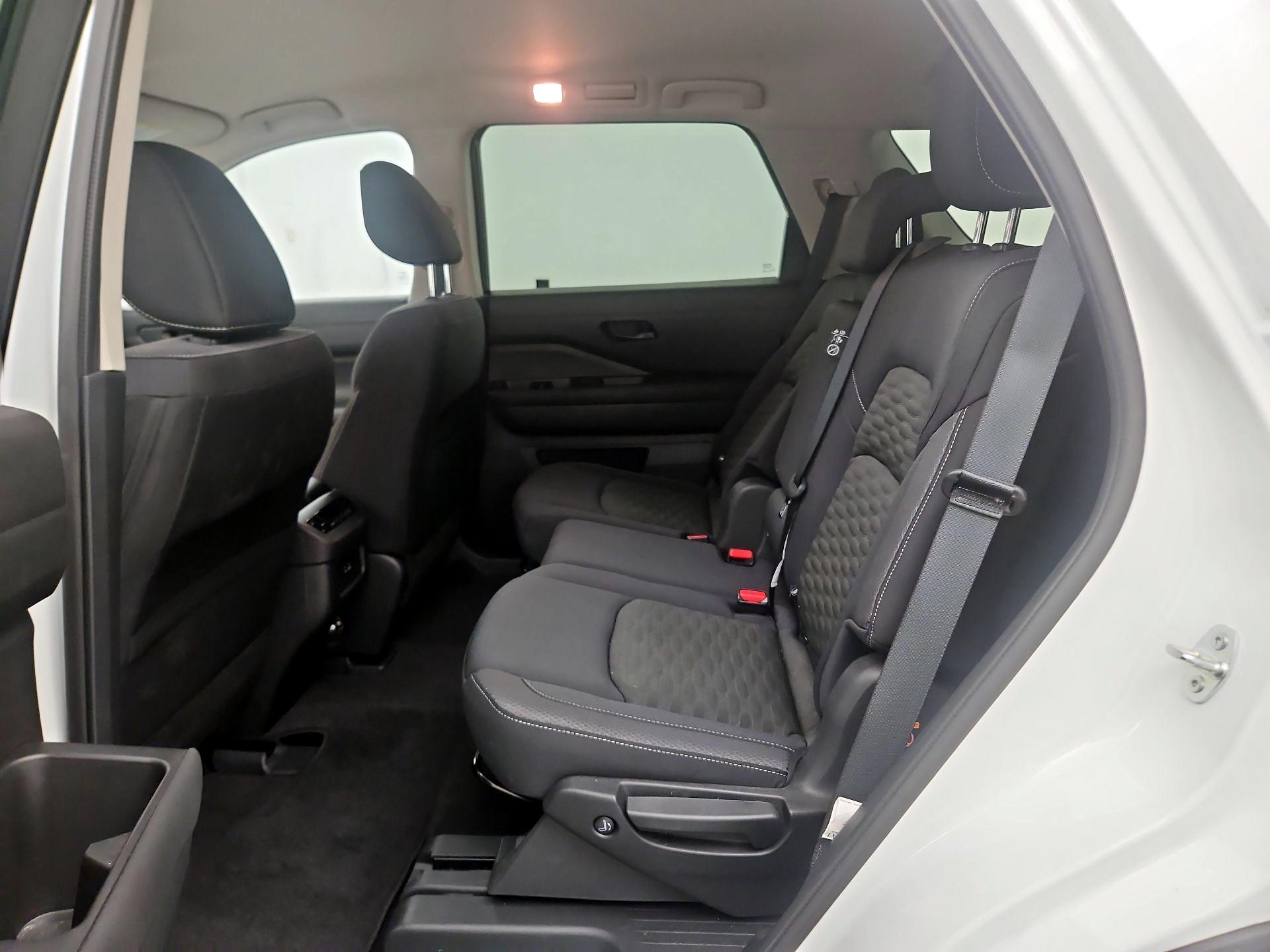 Thumbnail: 2024 Nissan Pathfinder - 19