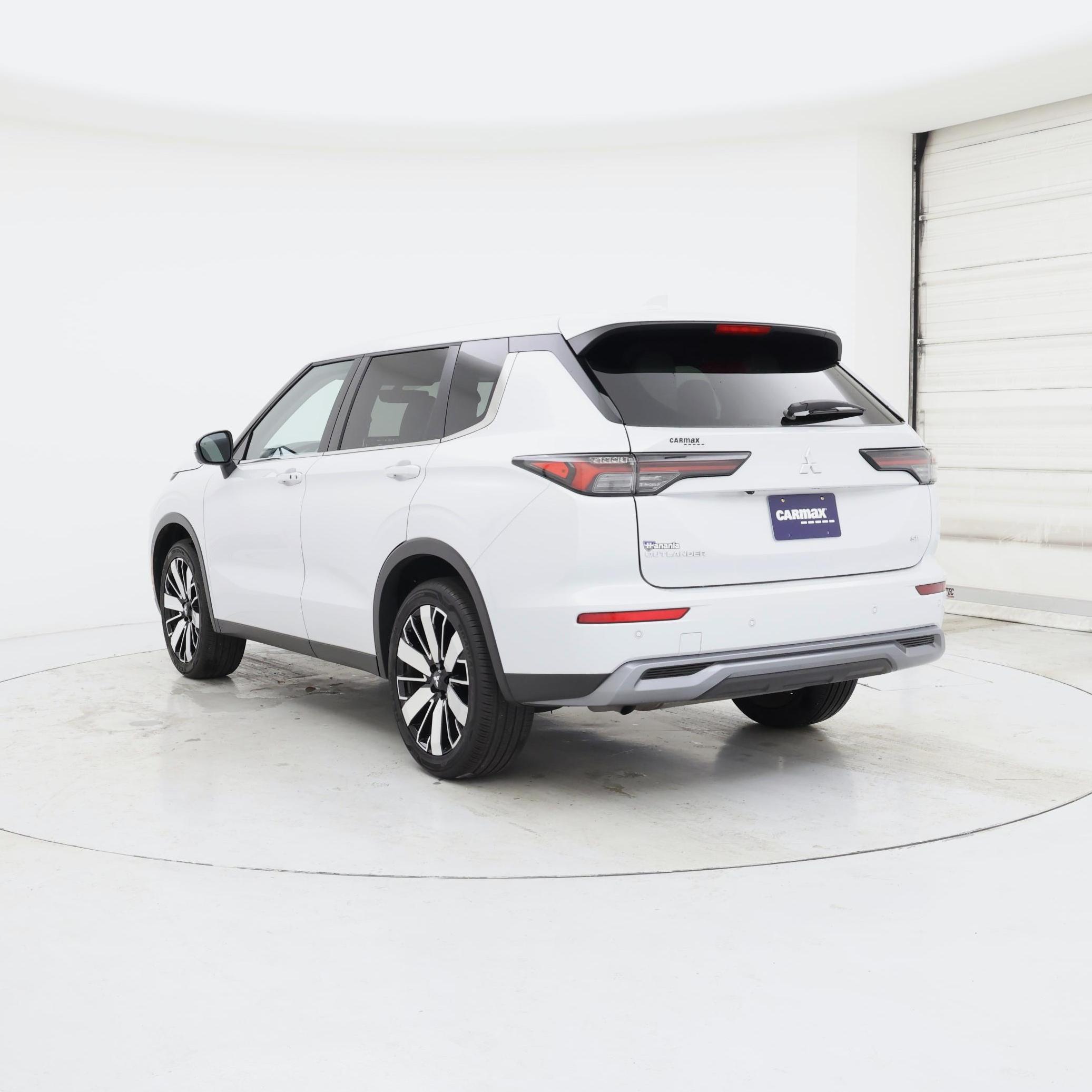 Thumbnail: 2025 Mitsubishi Outlander - 2