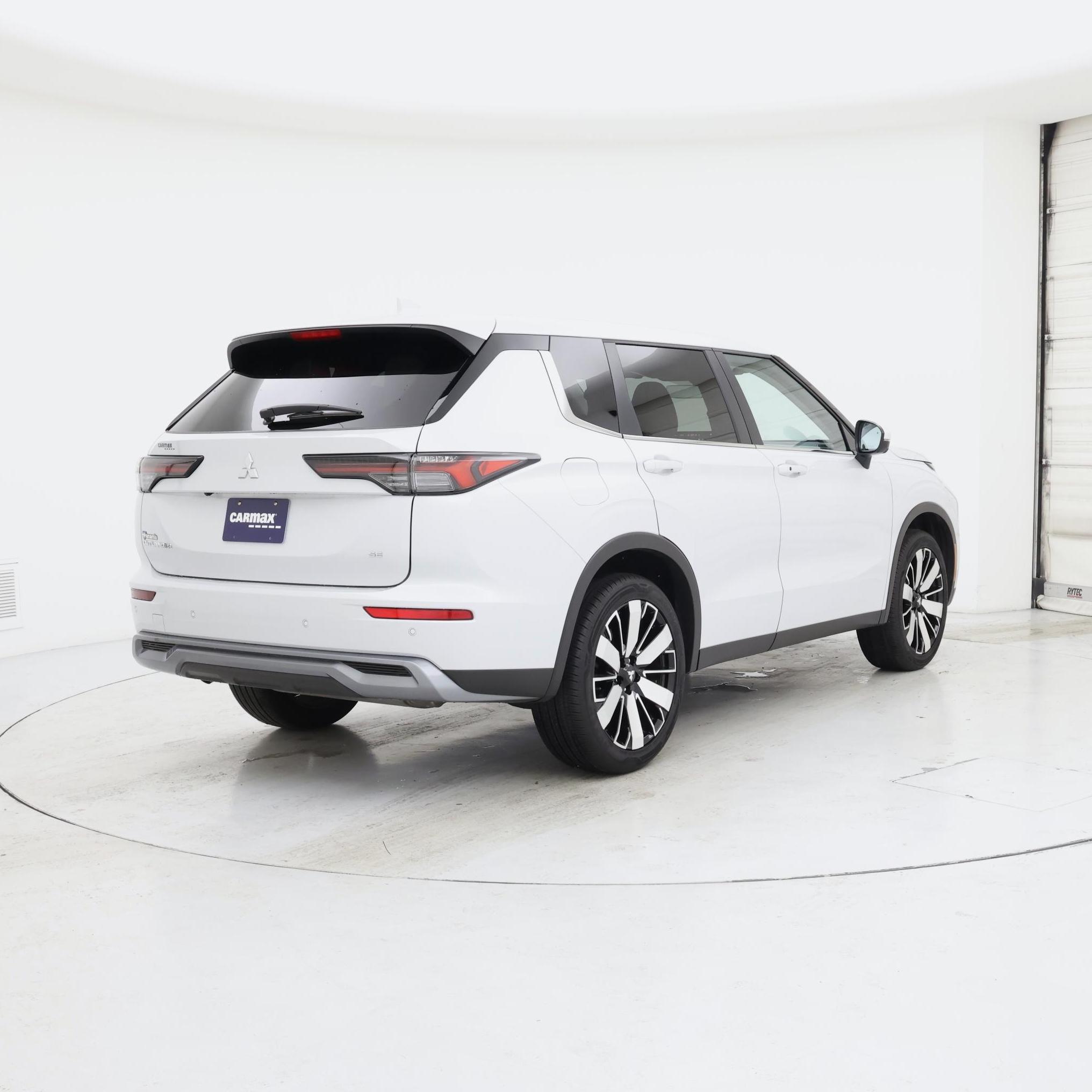 Thumbnail: 2025 Mitsubishi Outlander - 8