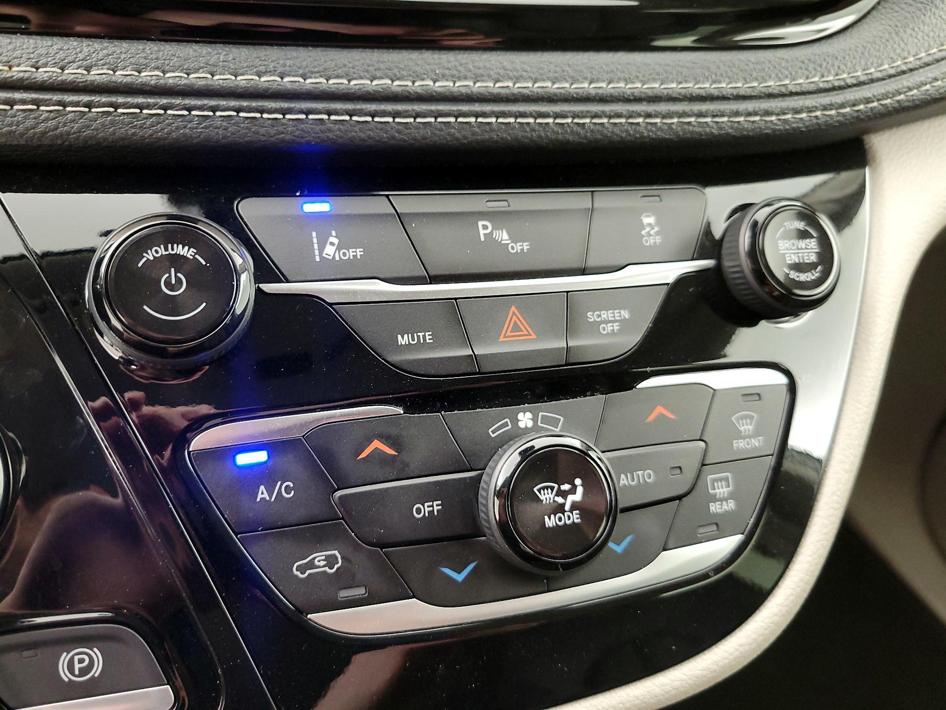 Thumbnail: 2024 Chrysler Pacifica - 17