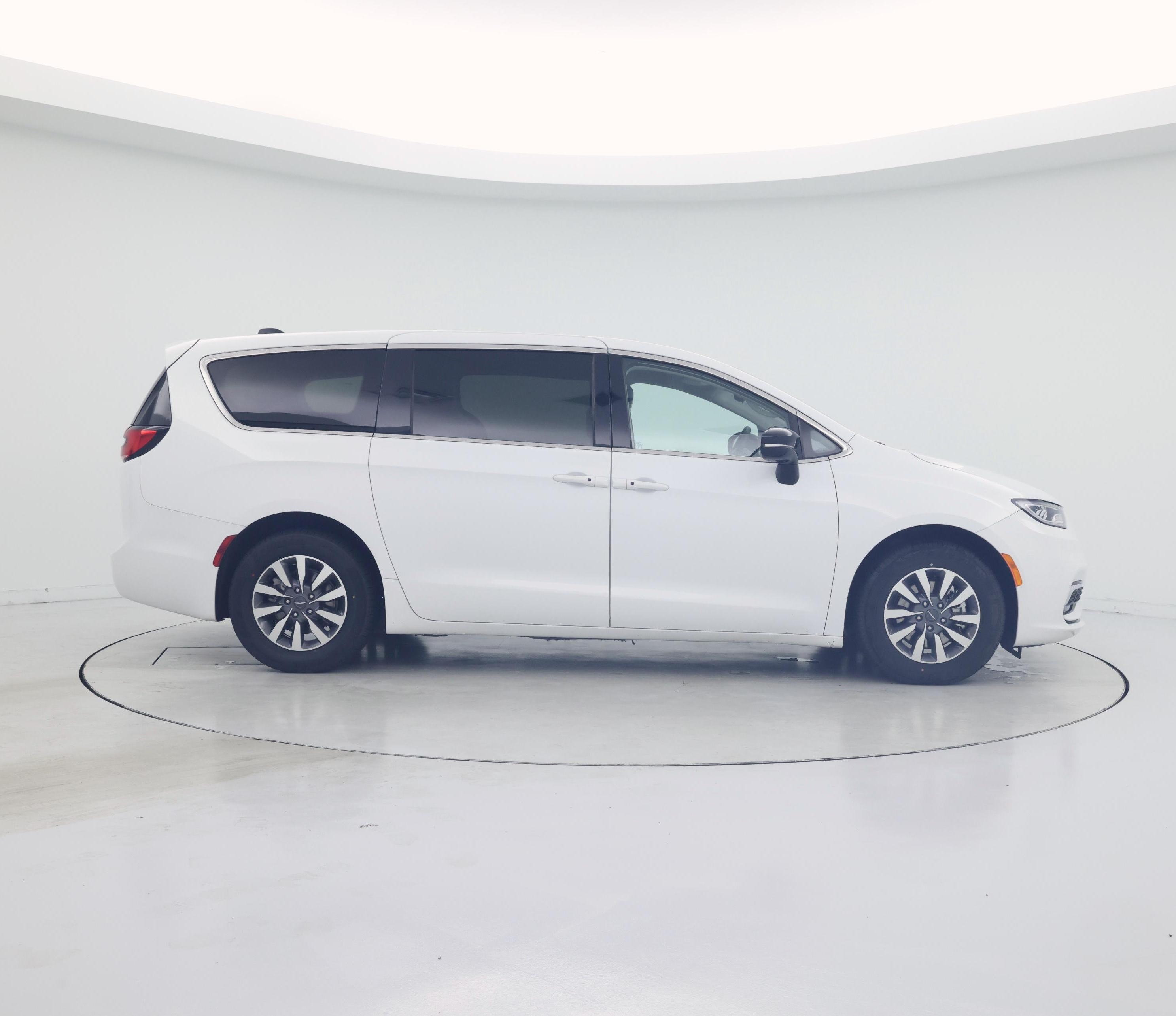 Thumbnail: 2024 Chrysler Pacifica - 7