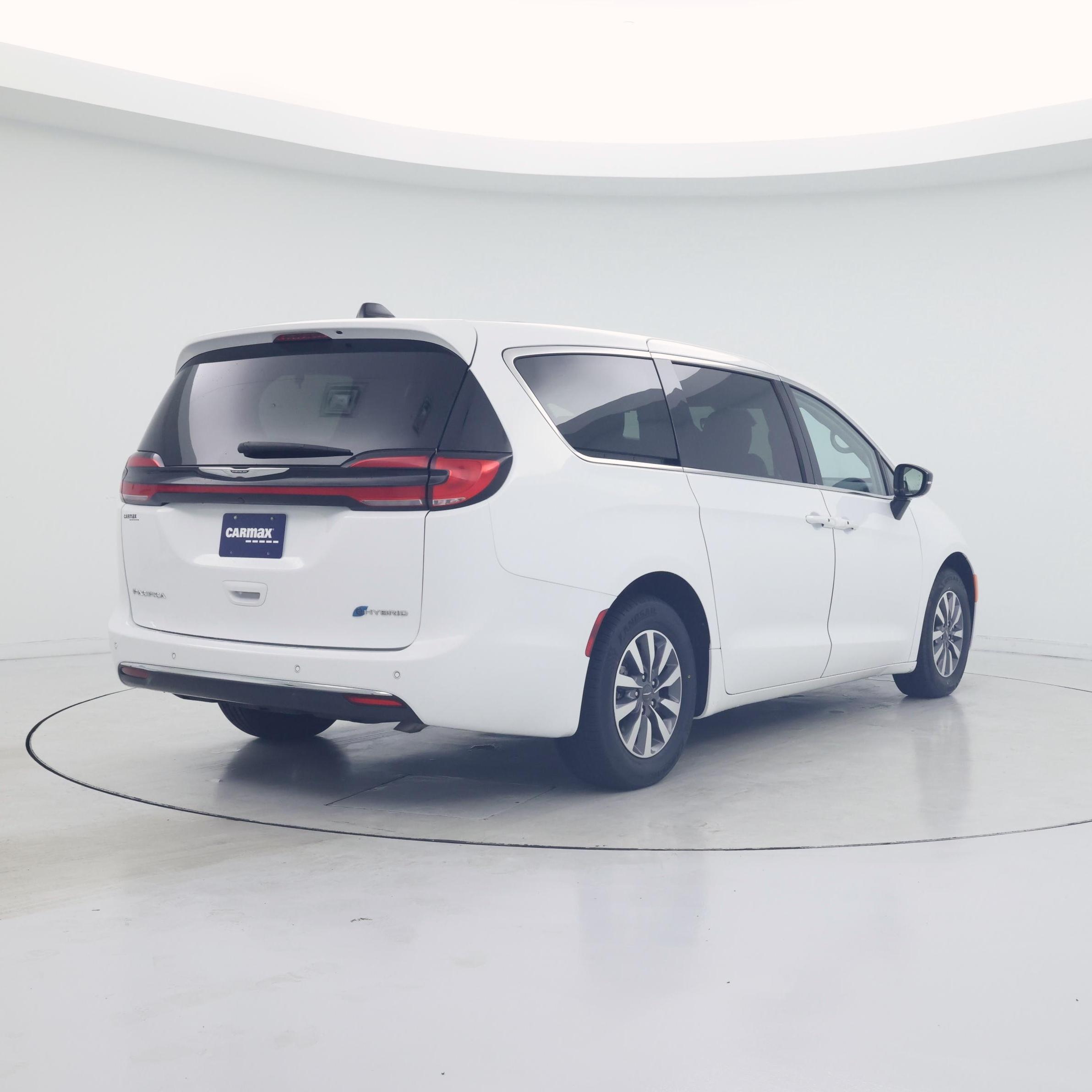 Thumbnail: 2024 Chrysler Pacifica - 8