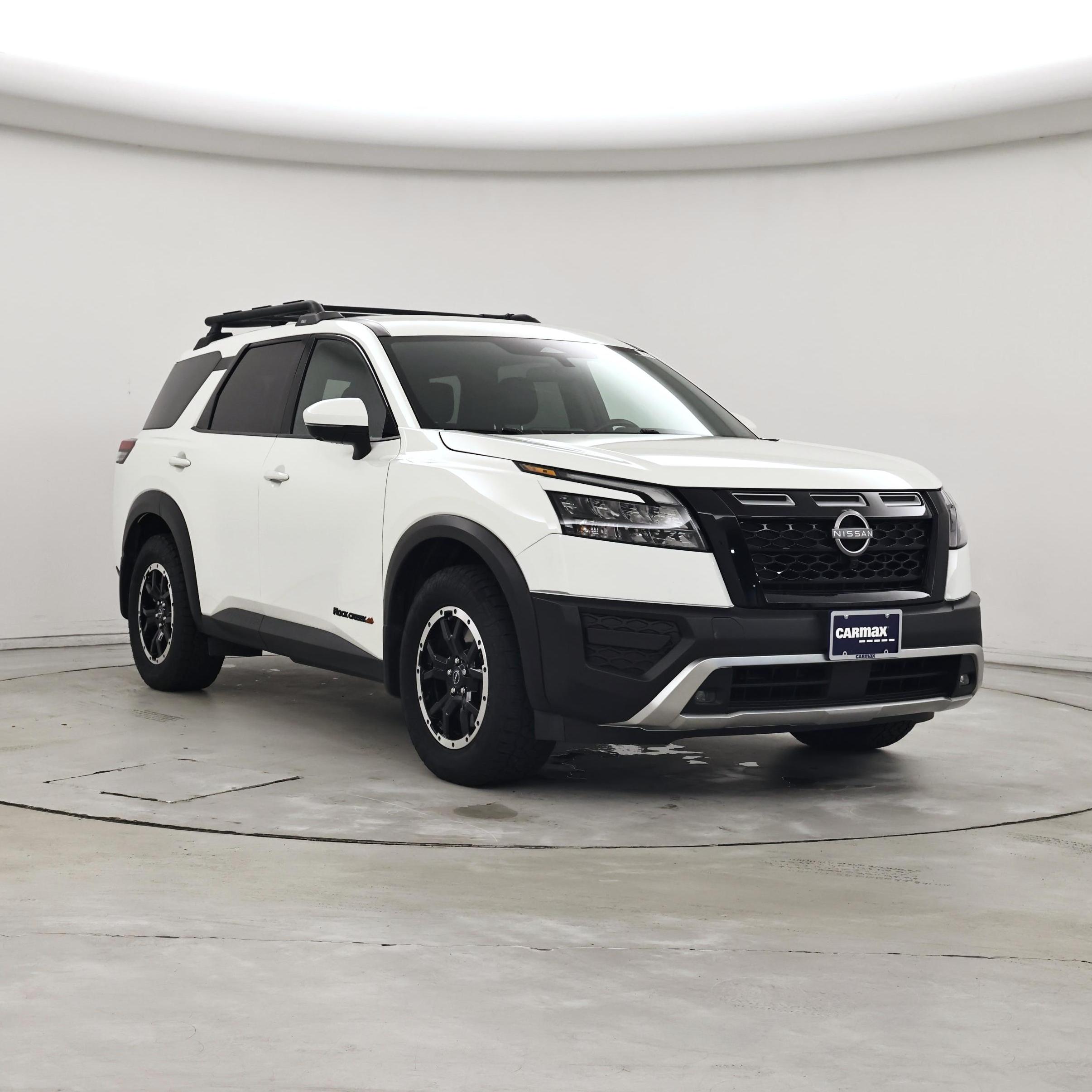 White 2024 Nissan Pathfinder SUV / Crossover All-Wheel Drive Automatic