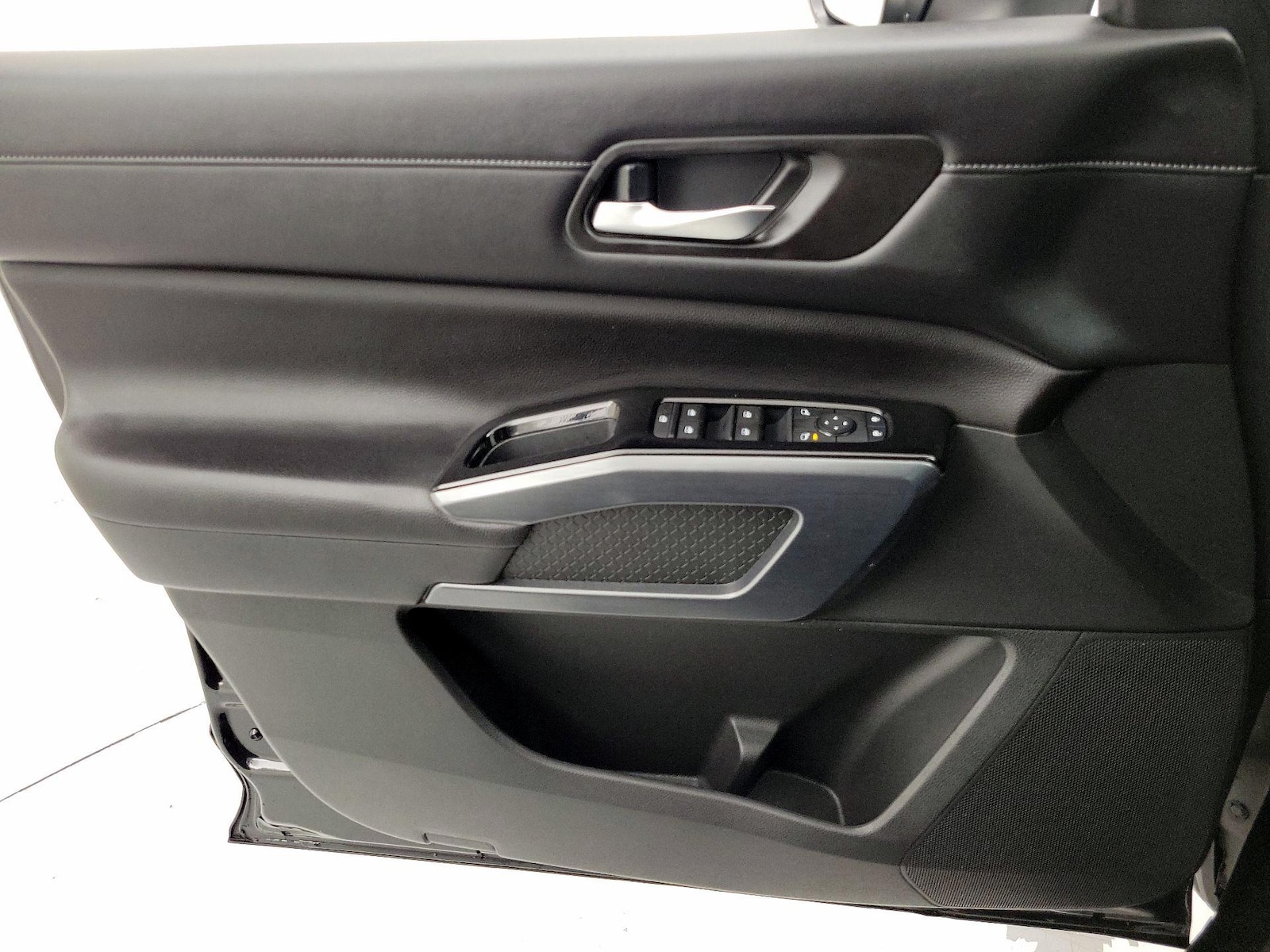 2023 Nissan Pathfinder SL - Photo 13